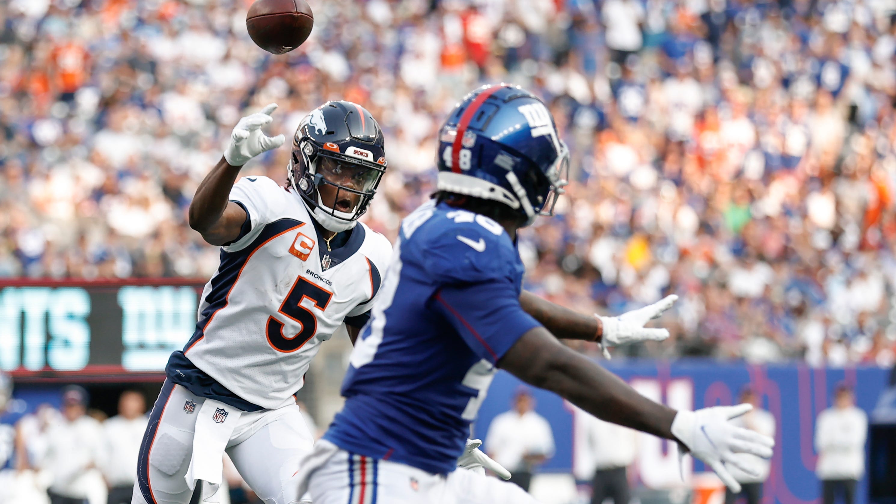 Teddy Bridgewater throws 2 TDs, Broncos pound Giants 27-13