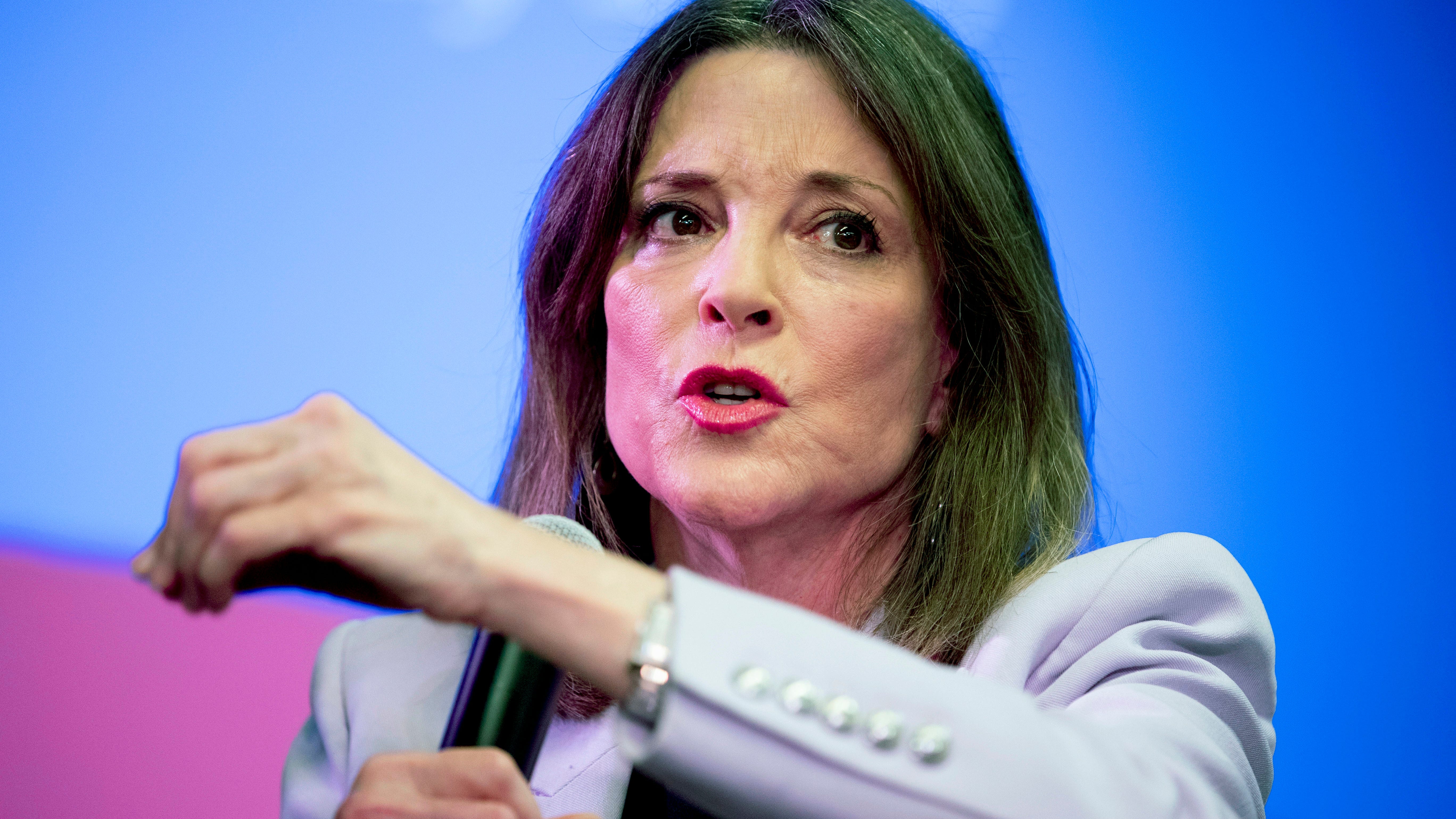Williamson becomes Democratic primary's 1st Biden challenger