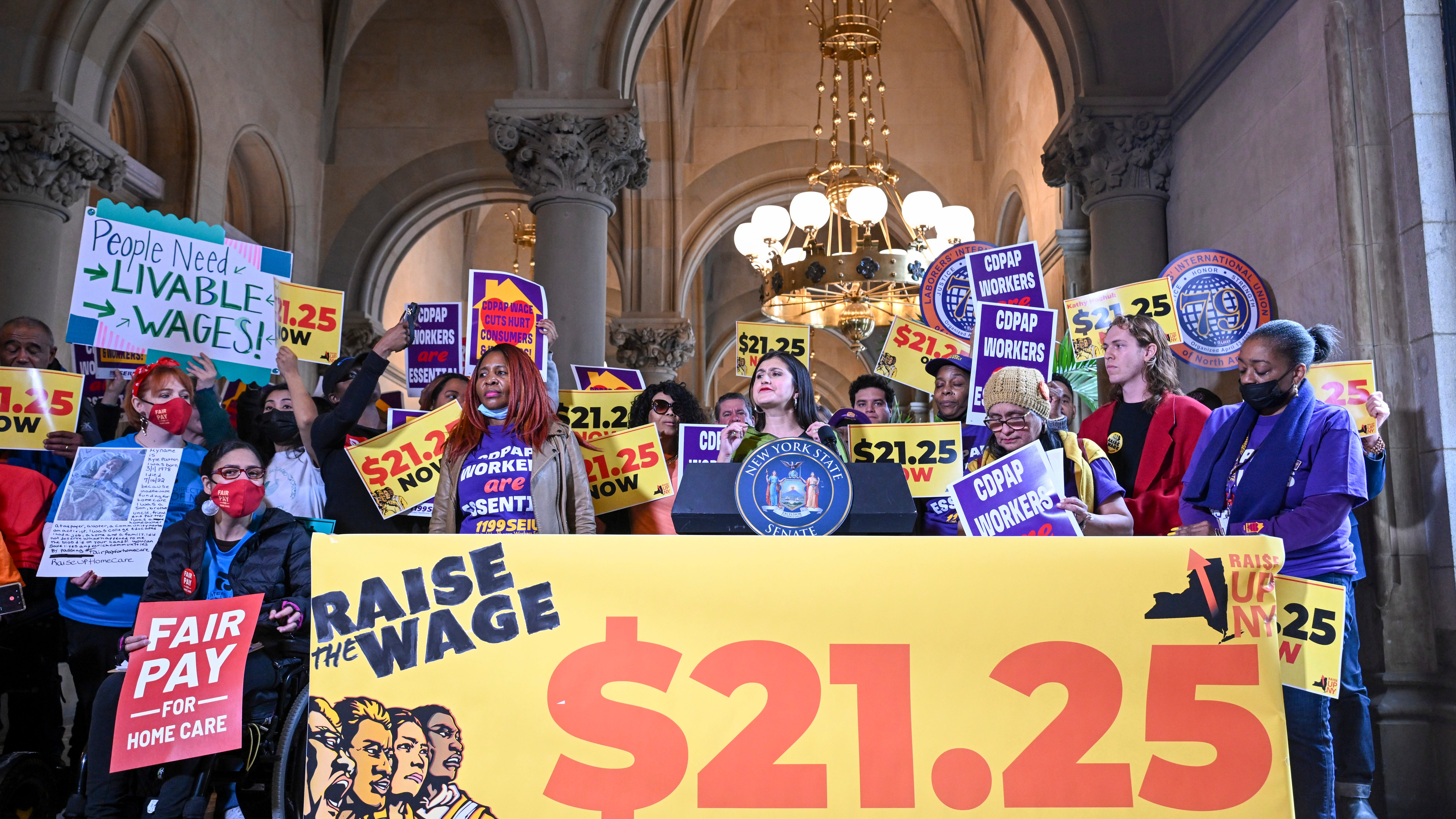 Push in states for $20 minimum wage as inflation persists