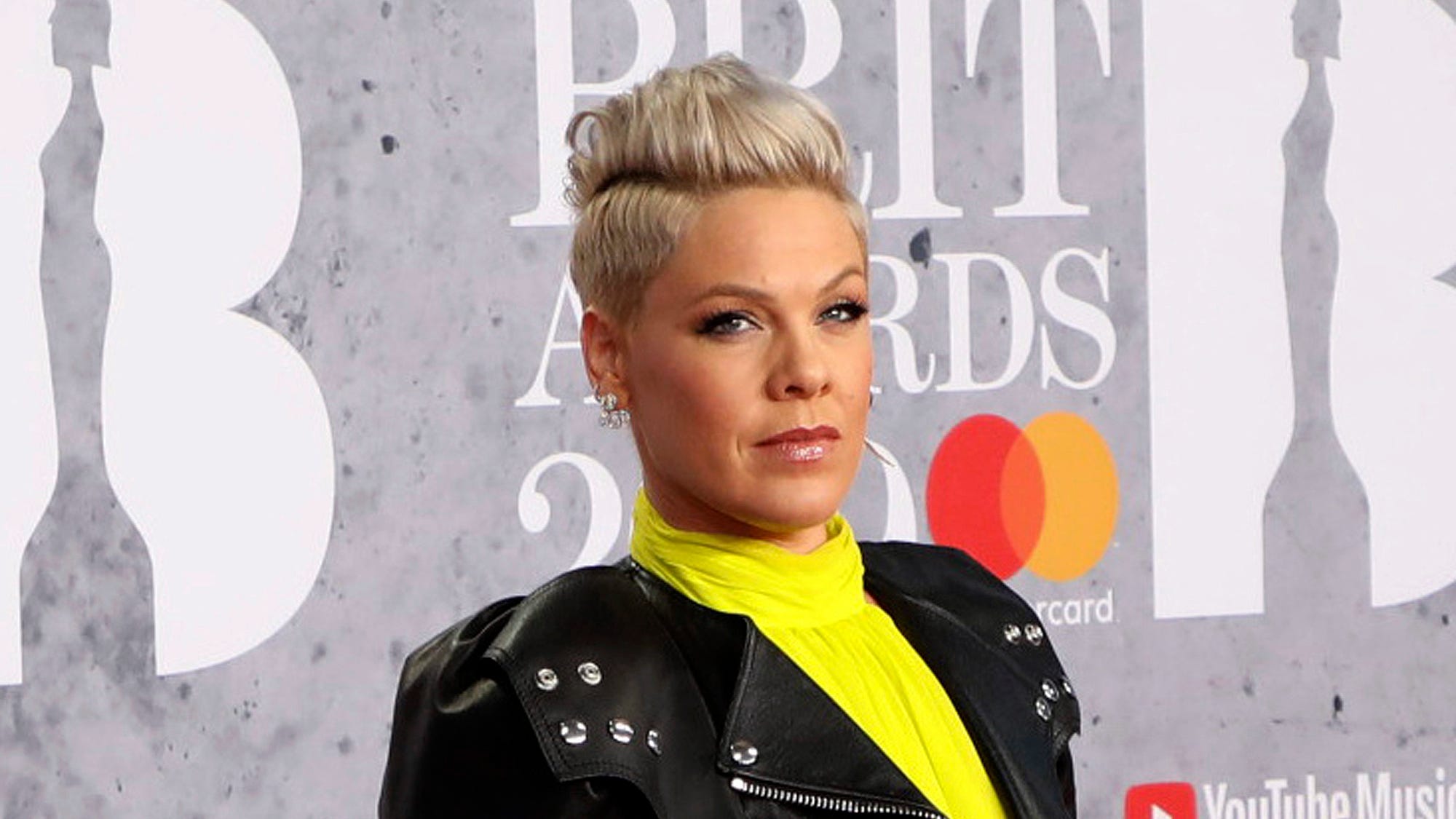Singer Pink backs beach handball team on 'sexist' clothing 
