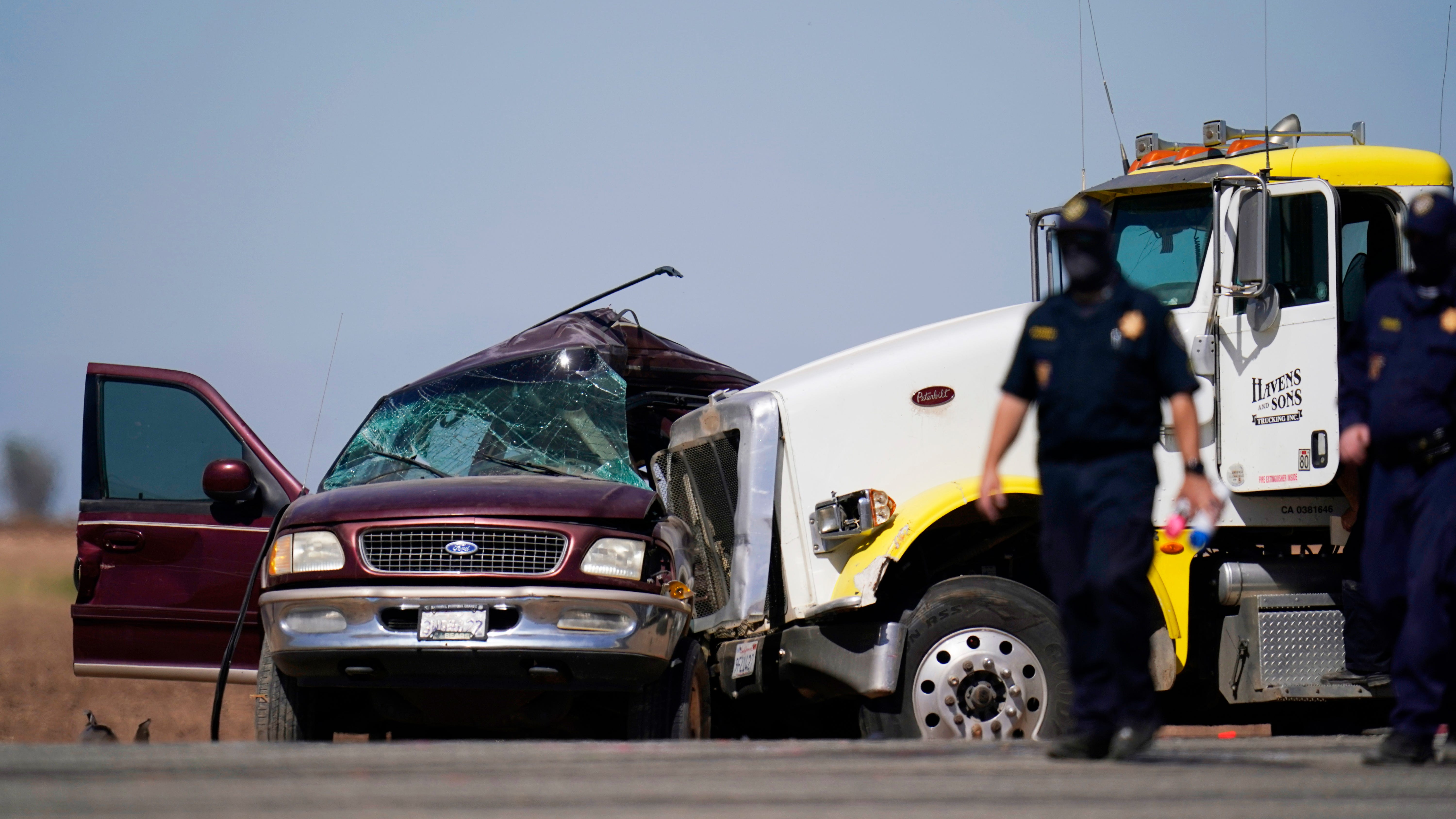 9 in SUV have major injuries in border crash that killed 13 
