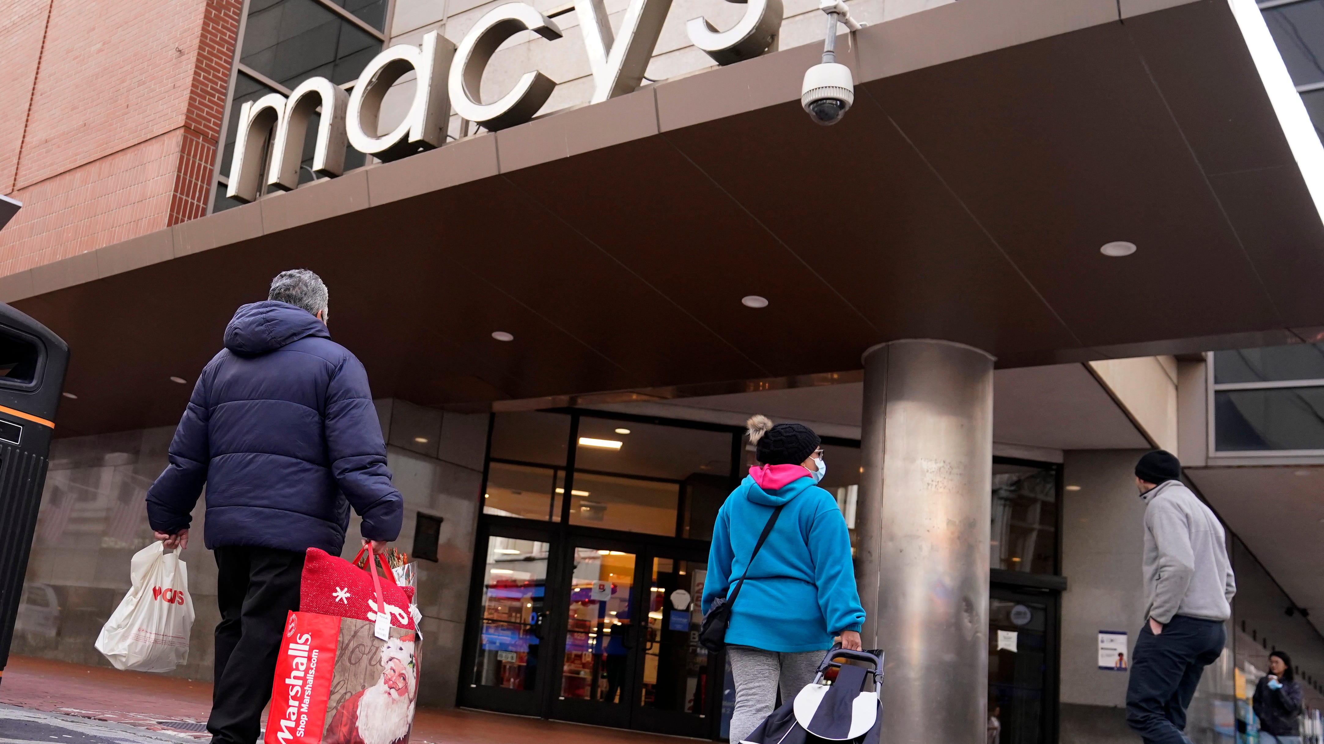 Macy's, Kohl's post strong results heading into holidays