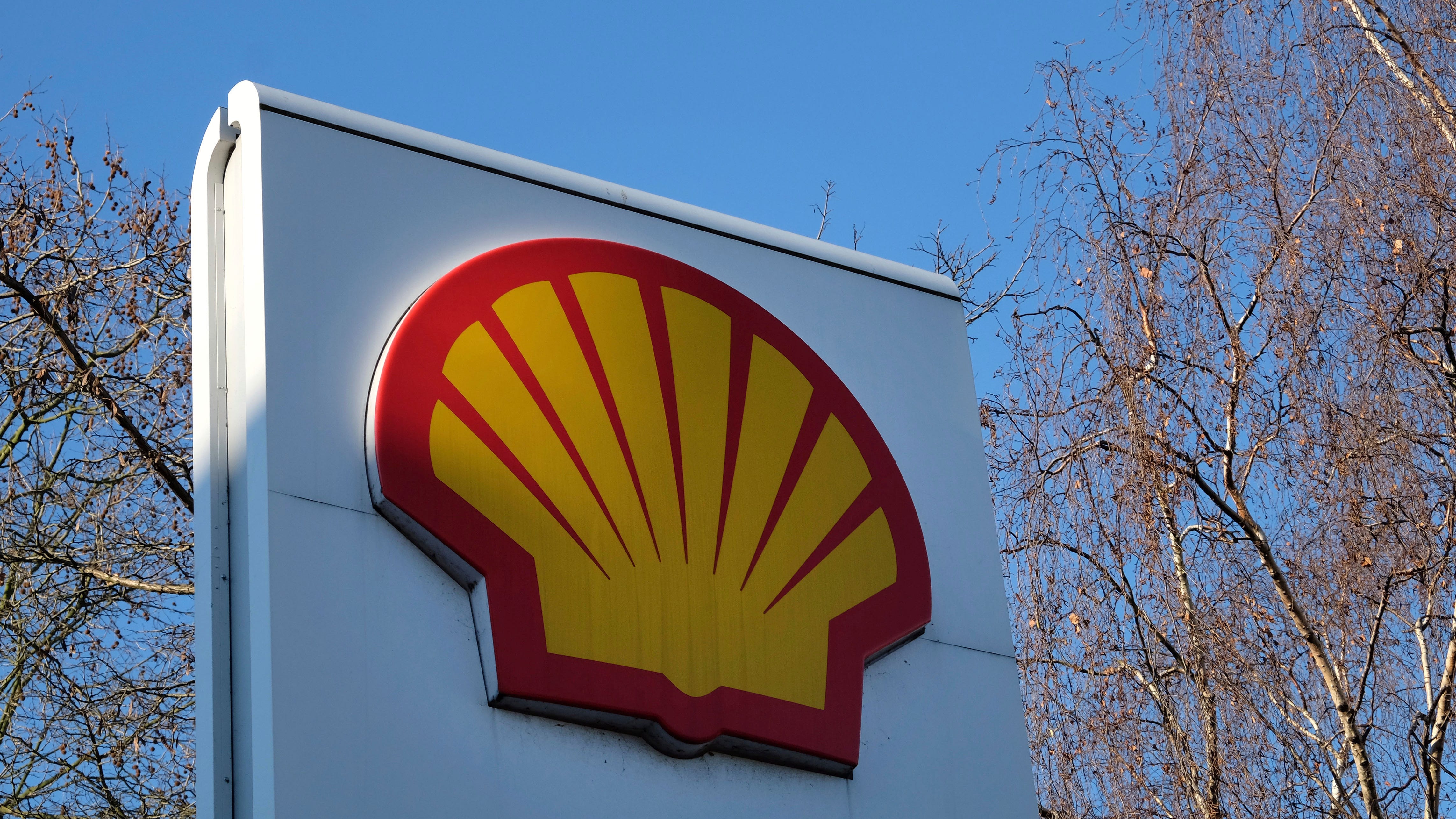 Shell to pull out of energy investments in Russia over war