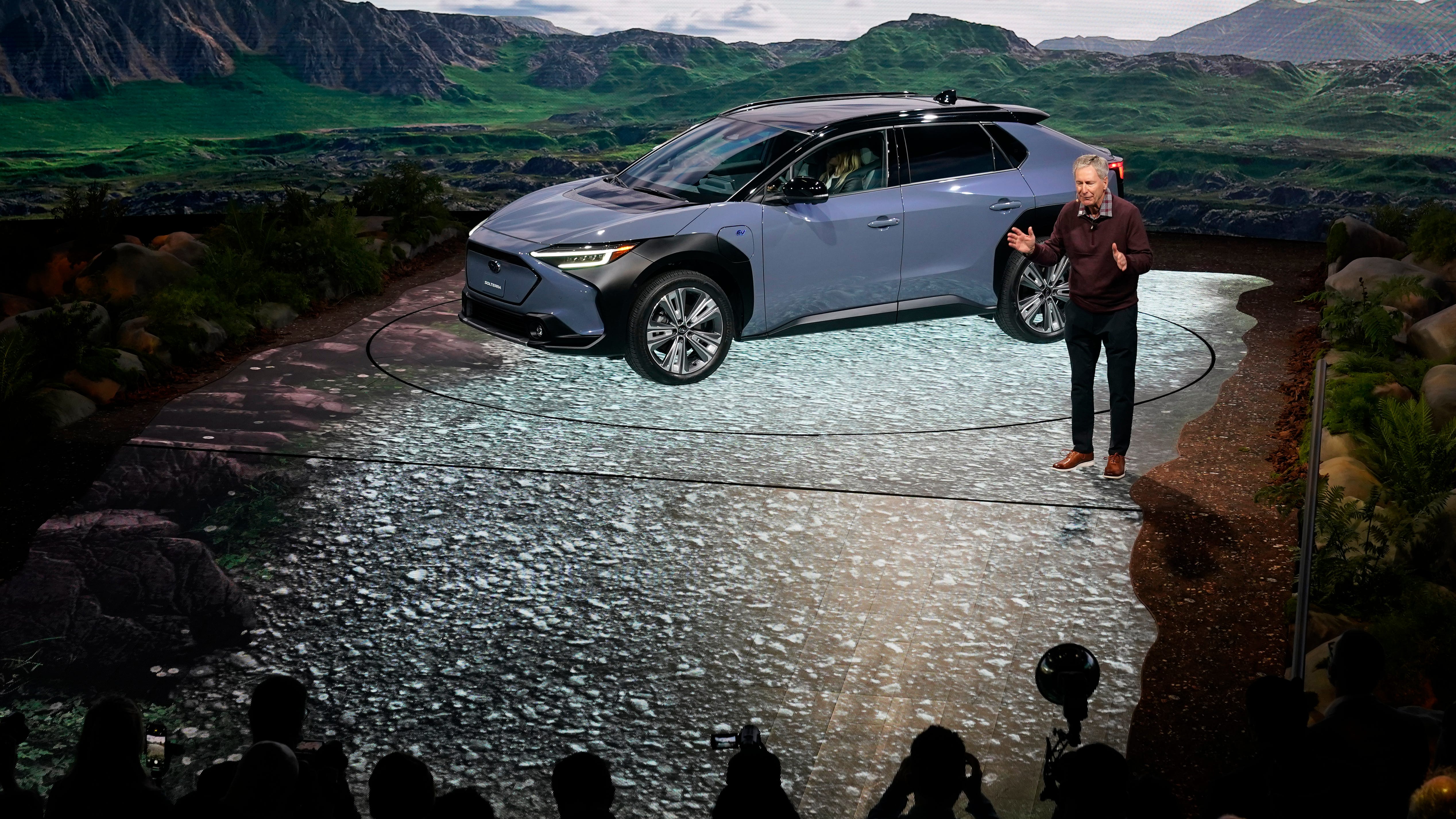 Electric vehicles get spotlight at Los Angeles Auto Show