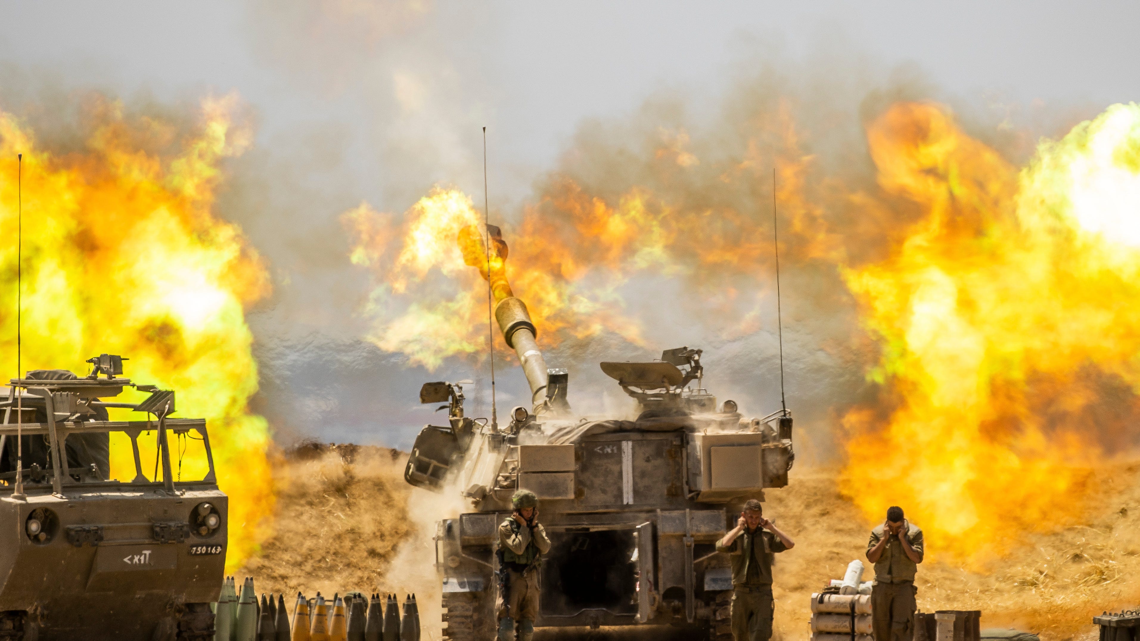 Israel steps up Gaza offensive, kills senior Hamas figures