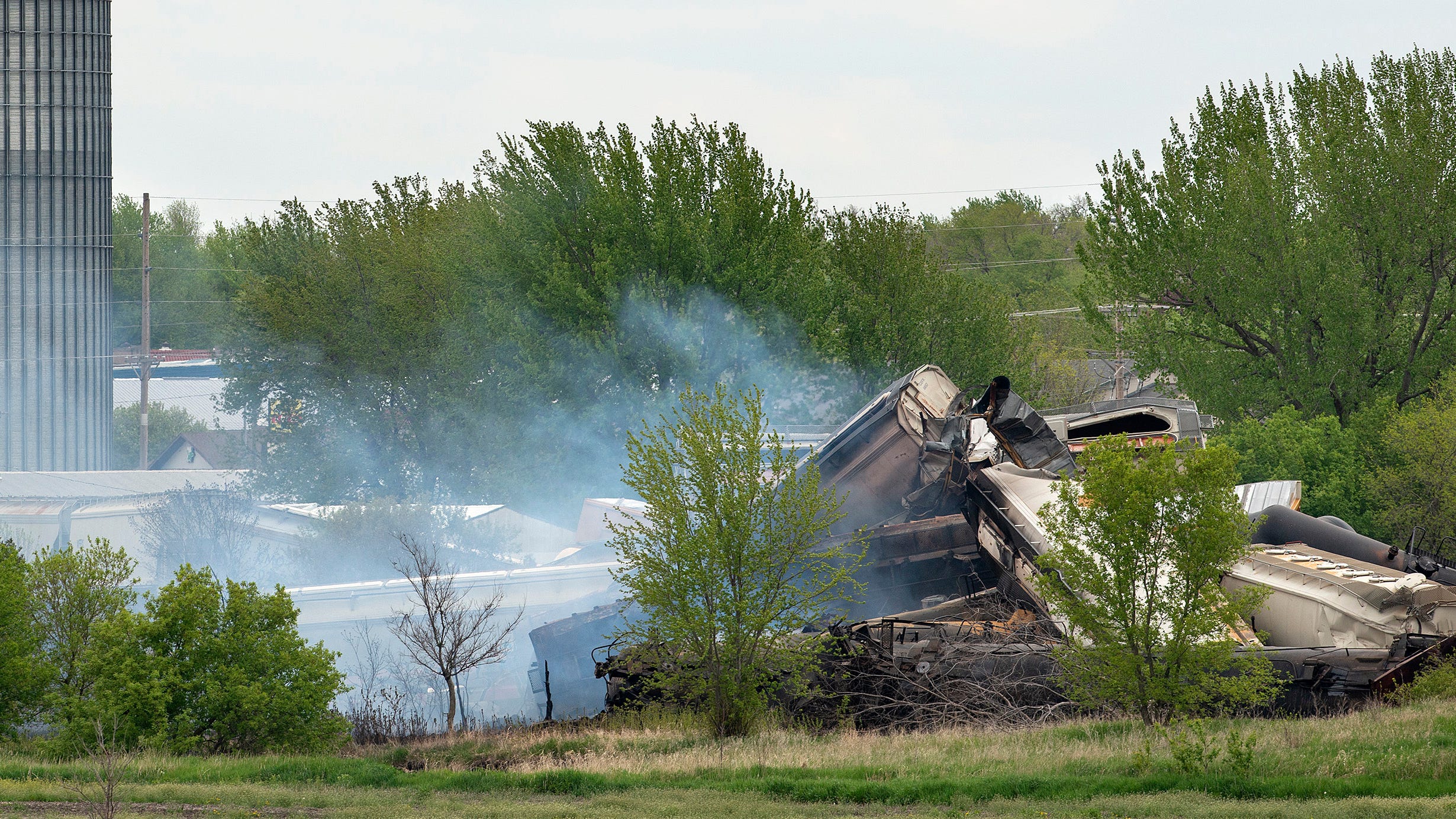 Regulators say railroads must examine how they build trains