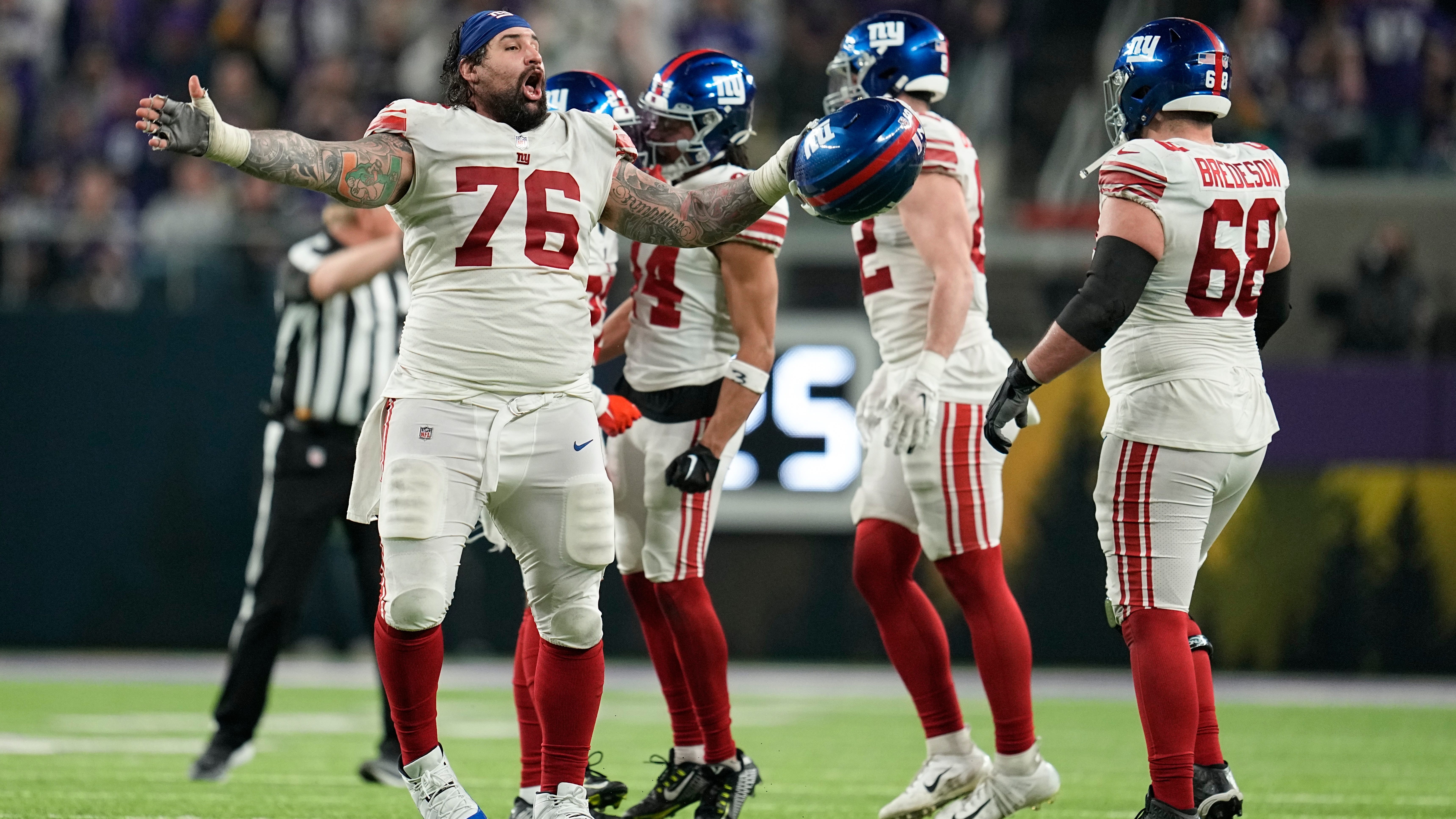 Giants outlast Vikings 31-24 for 1st playoff win in 11 years