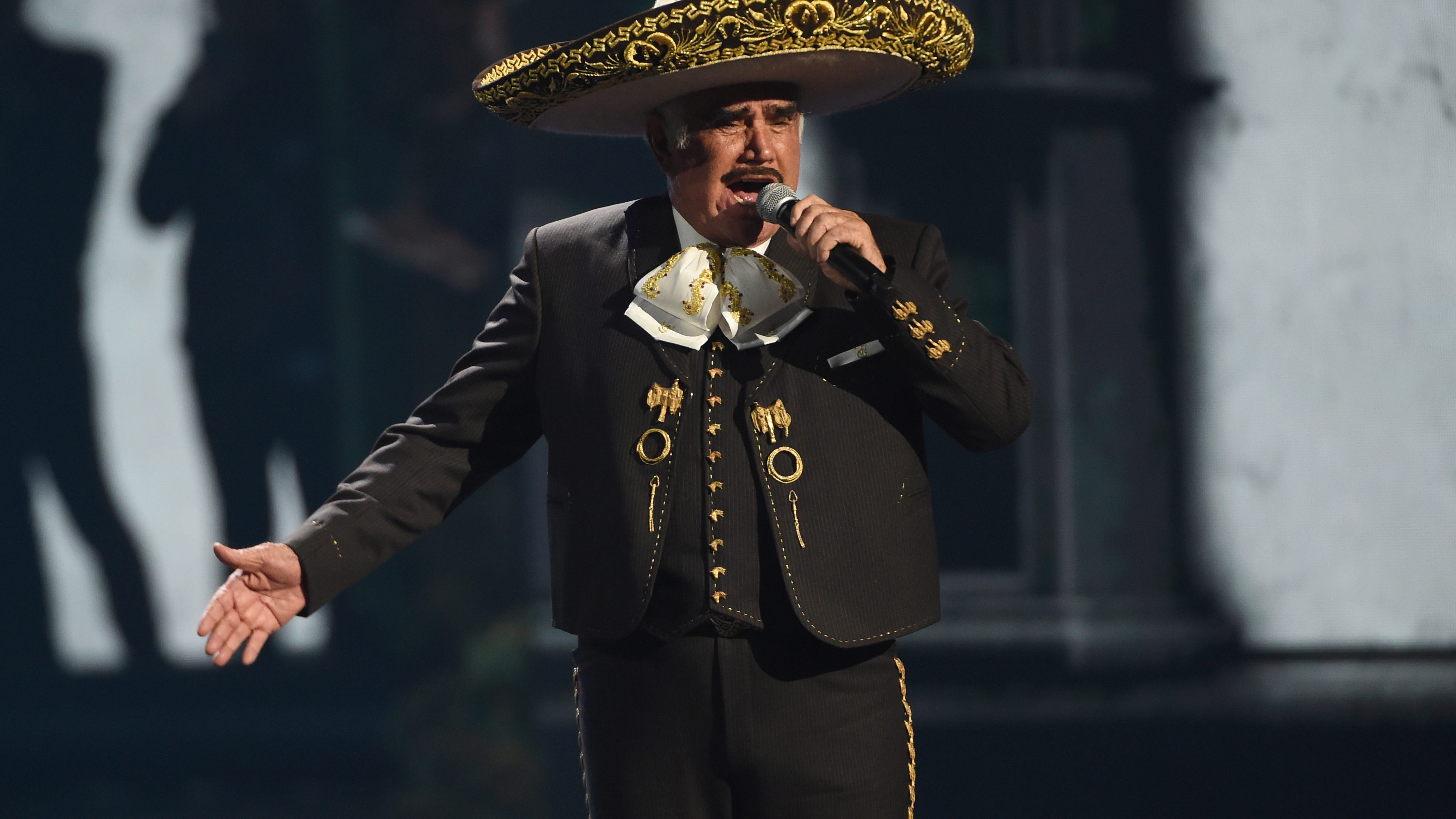 Juanes, Alex Cuba, Rubén Blades, Bad Bunny y Vicente Fernández ganan premios Grammy