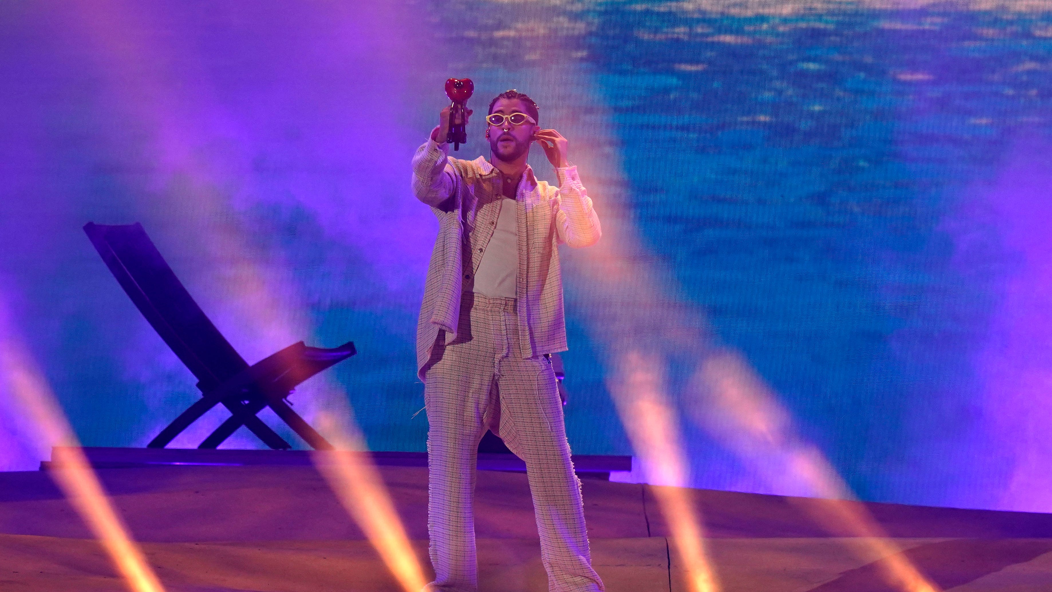 Bad Bunny lidera la lista de nominados al Latin Grammy