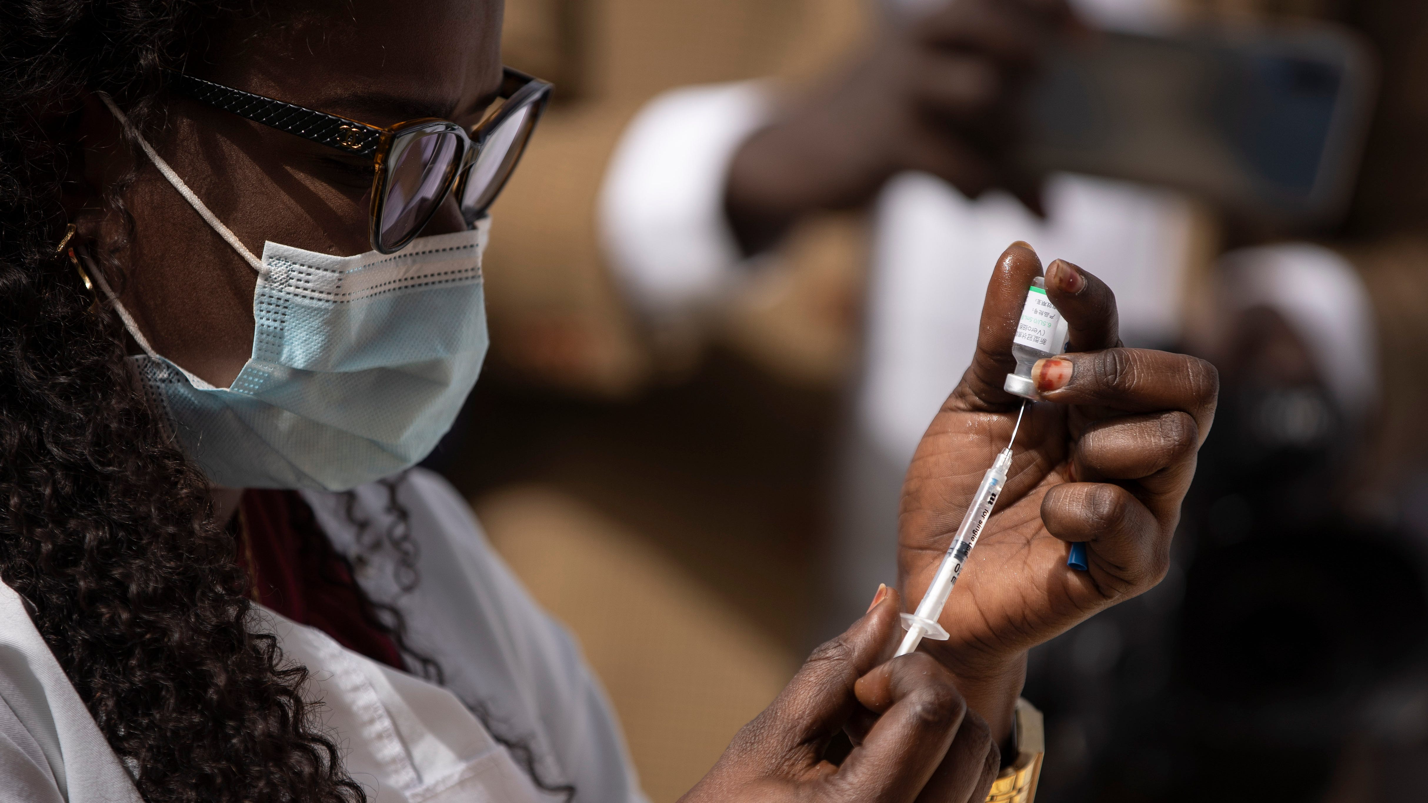 World faces shortage of syringes as COVID vaccine doses rise