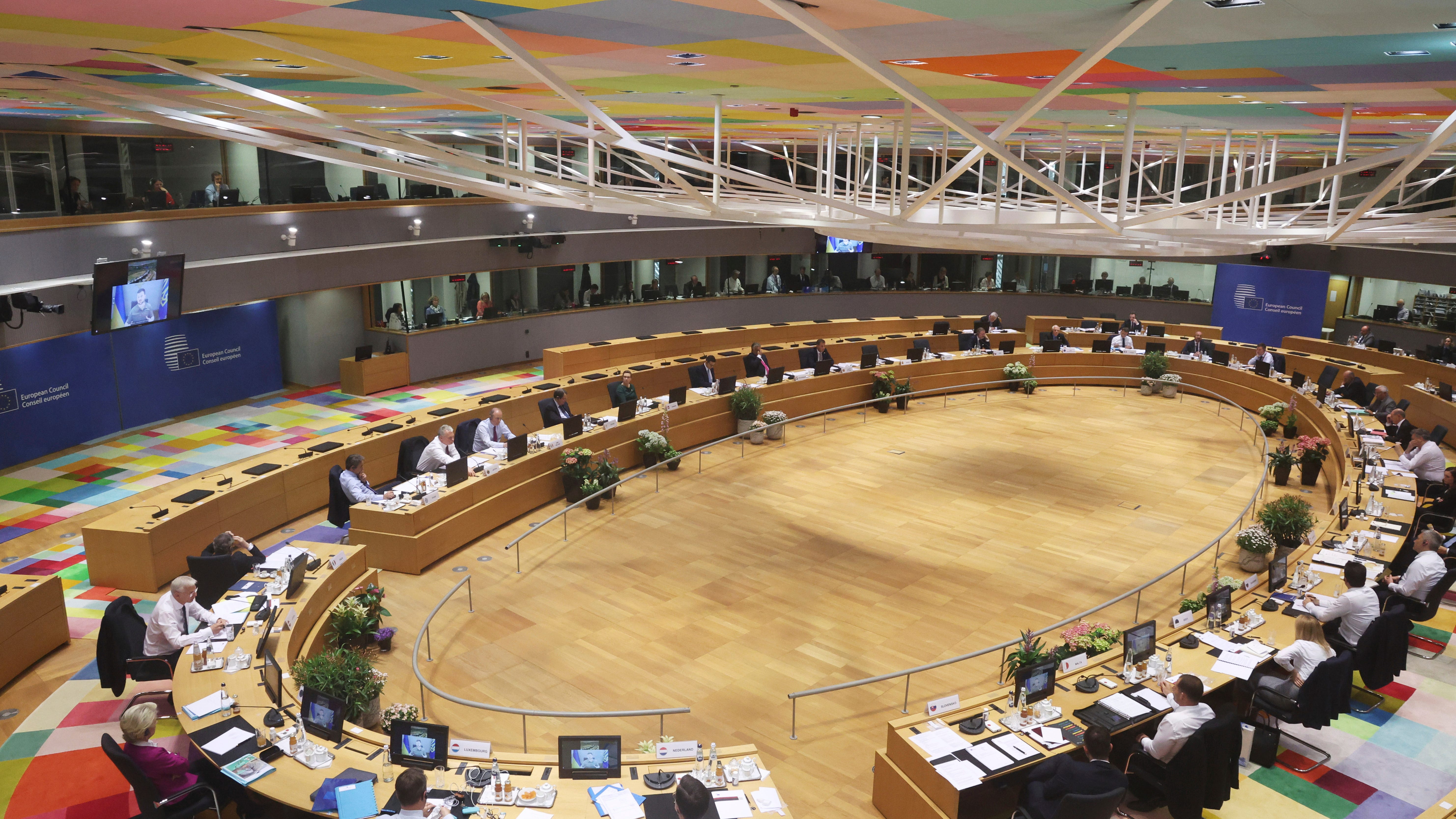 EU leaders agree on partial embargo on Russian oil