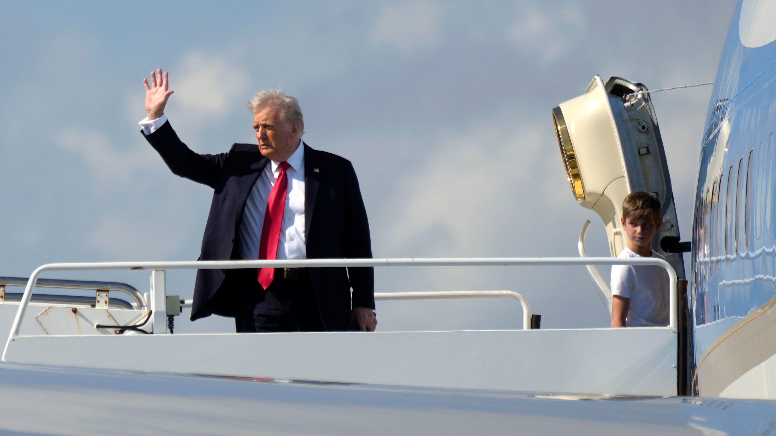 Trump says he will announce 25% steel and aluminum tariffs Monday, and more import duties are coming