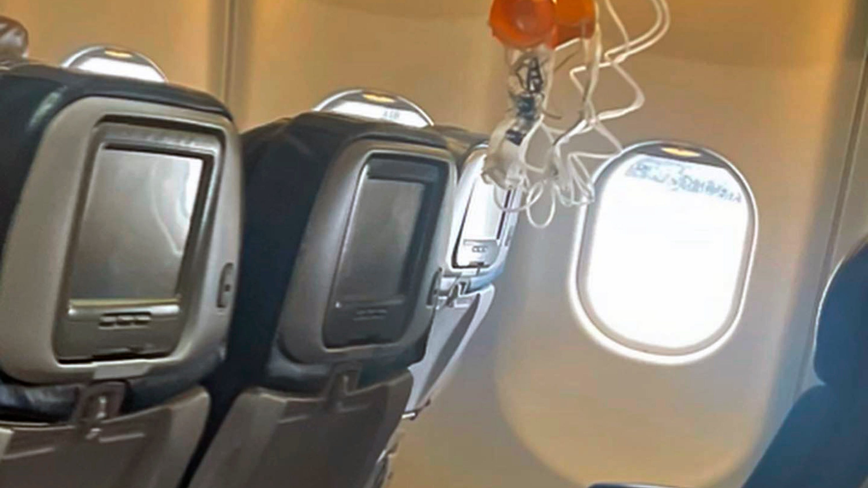 11 people seriously injured amid turbulence on Hawaii flight