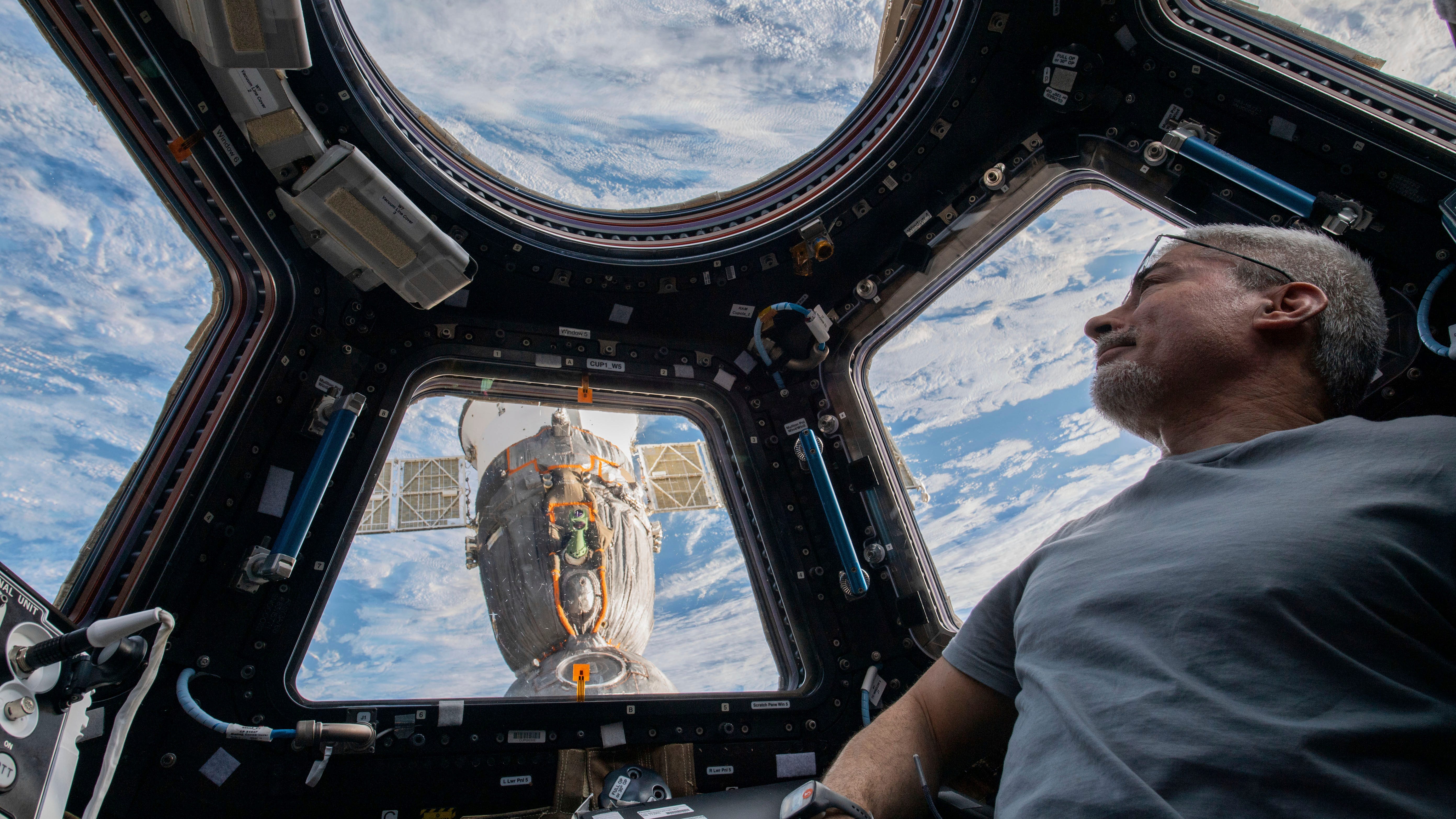 US astronaut to ride Russian spacecraft home during tensions