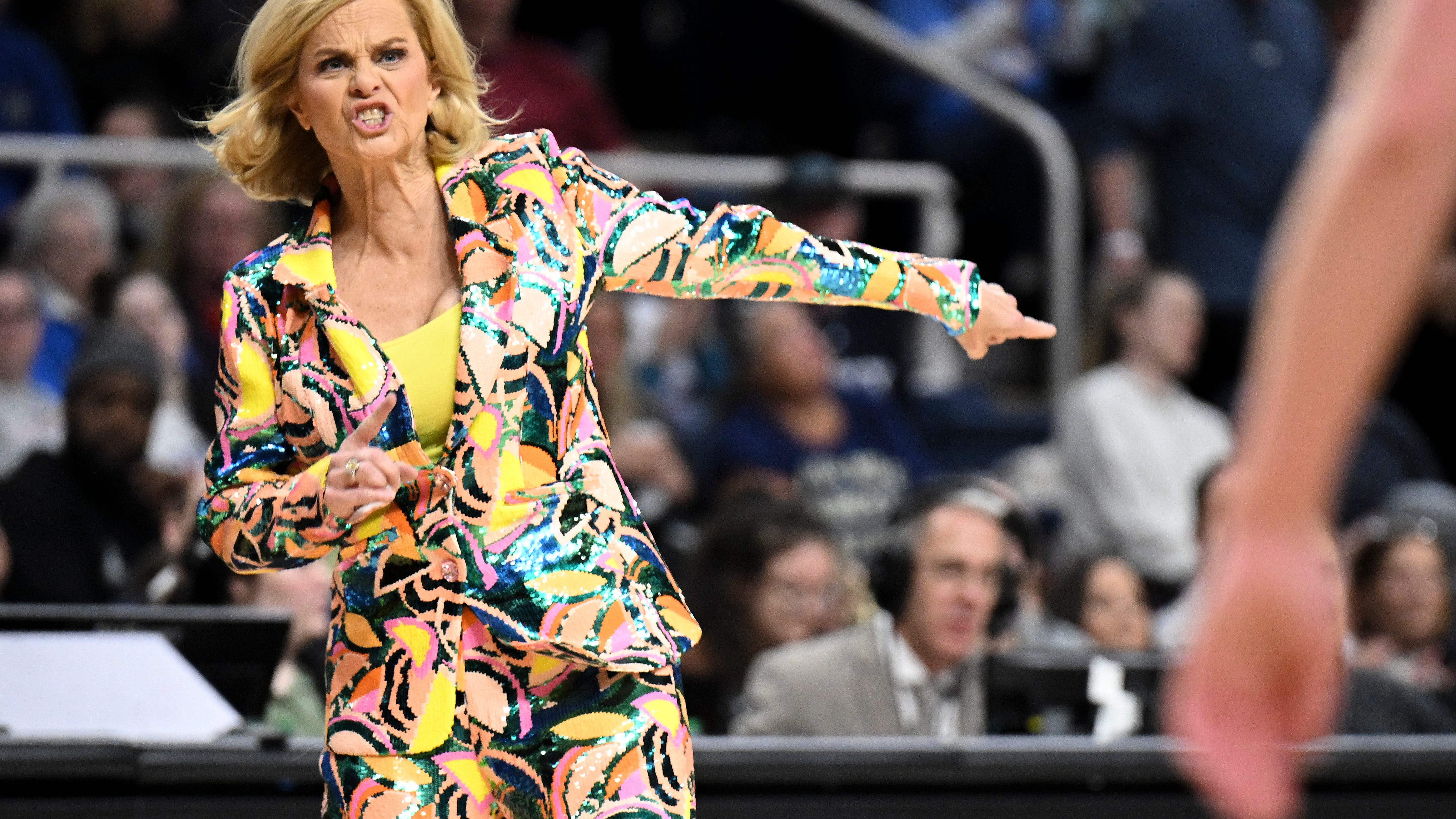 Newspaper edits its column about LSU-UCLA game after Tigers coach Kim Mulkey blasted it as sexist