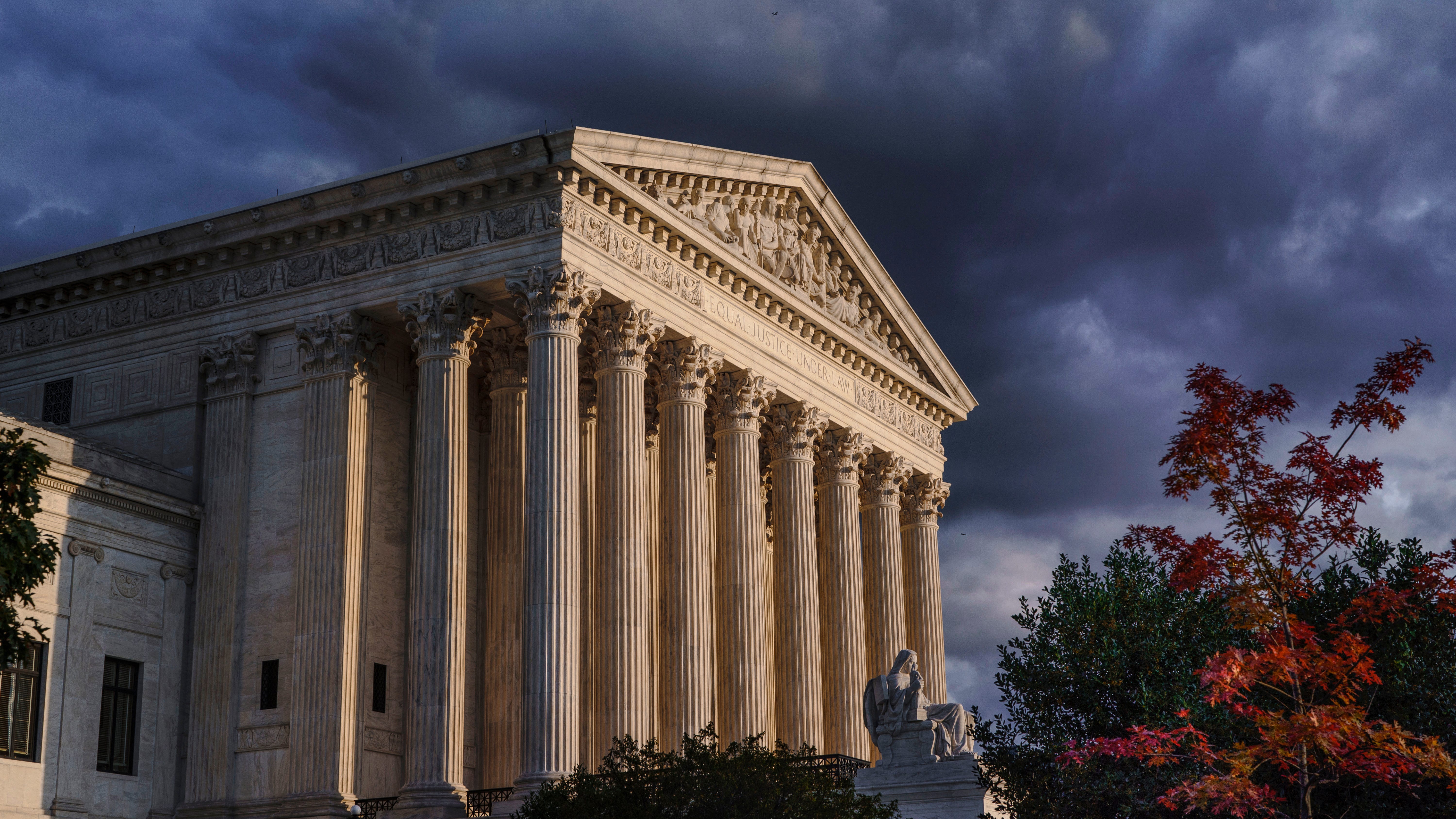 Court won't stop Texas abortion ban, but lets clinics sue