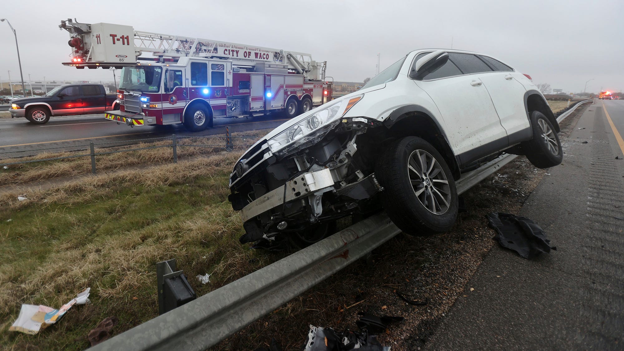 Flights canceled, at least 2 dead as ice storm freezes US