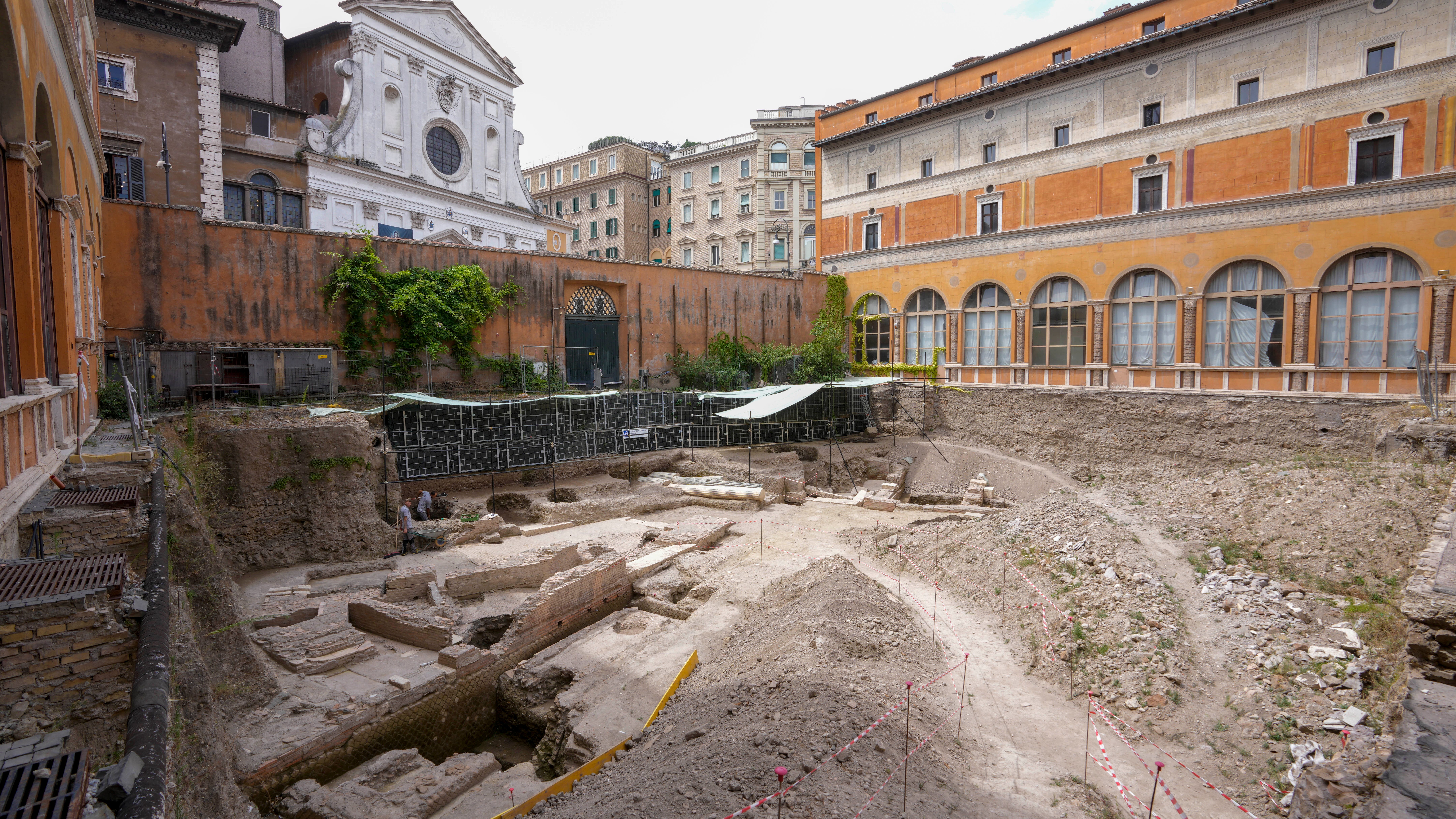 Ruins of ancient Nero's Theater discovered under garden of future Four Seasons near Vatican