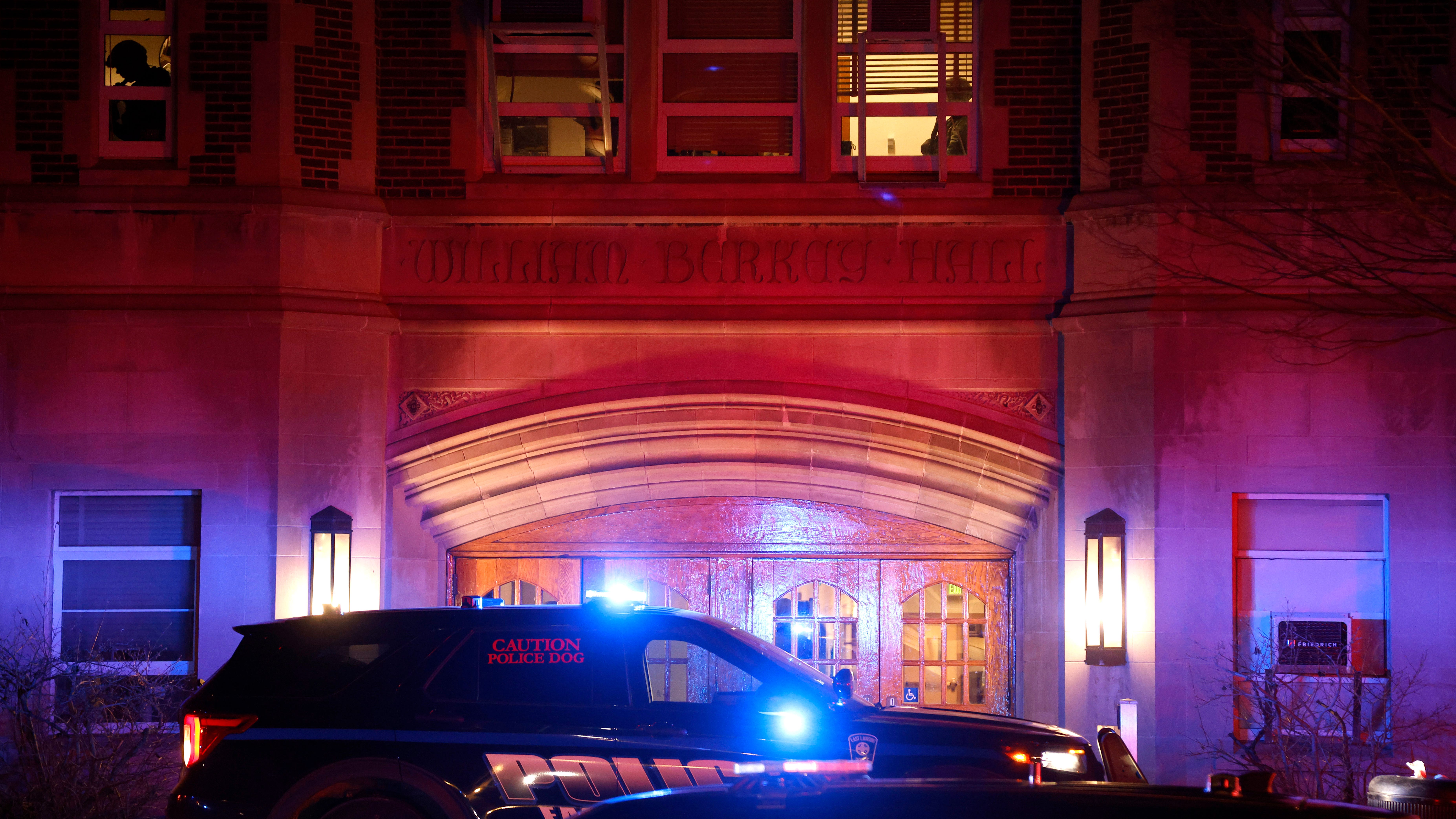 Official: Michigan gunman had note threatening 2 NJ schools
