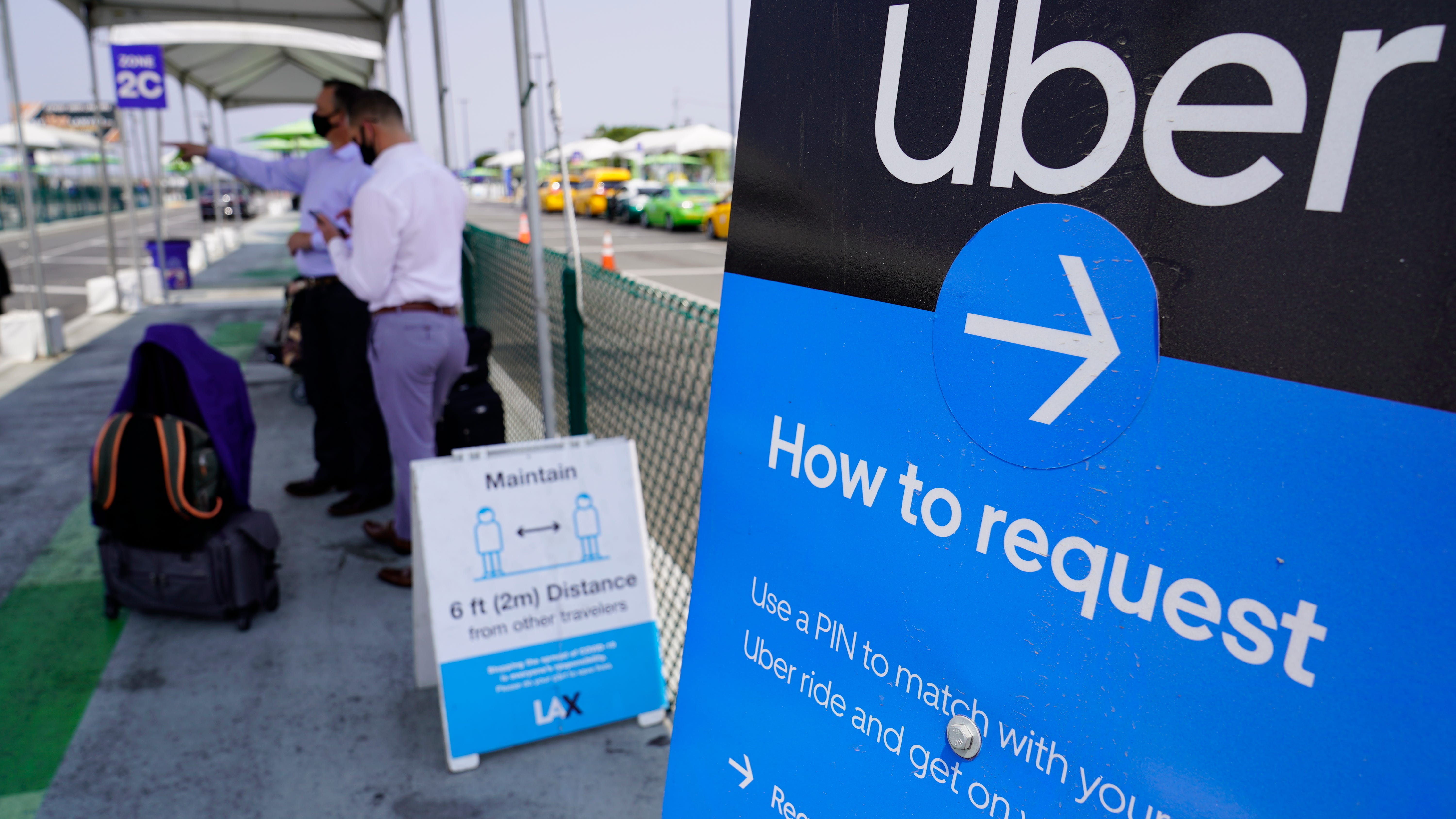 Uber posts 4Q profit as ride-hailing service bounces back