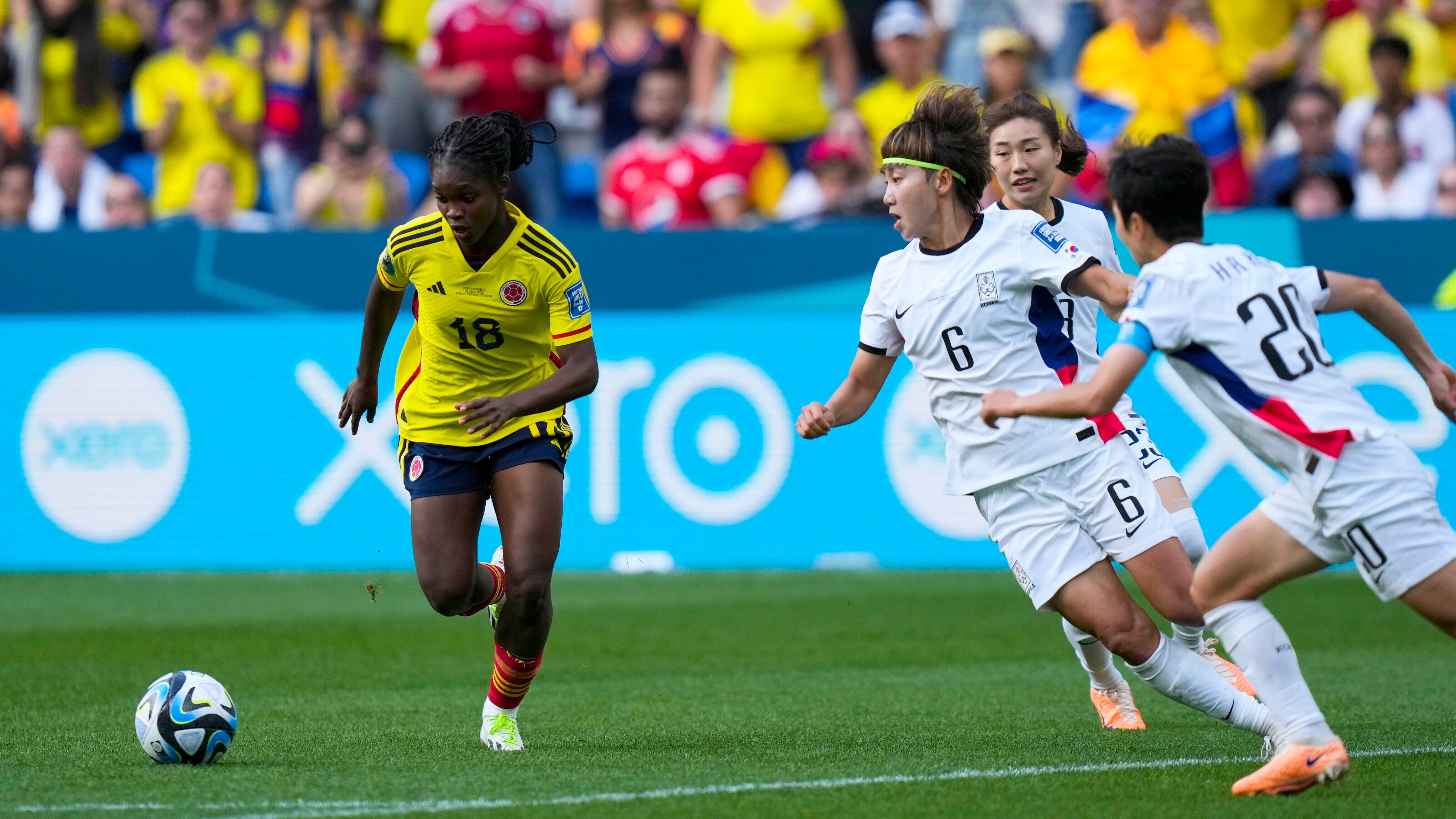 Linda Caicedo, sobreviviente de cáncer, encandila en debut triunfal de Colombia en el Mundial
