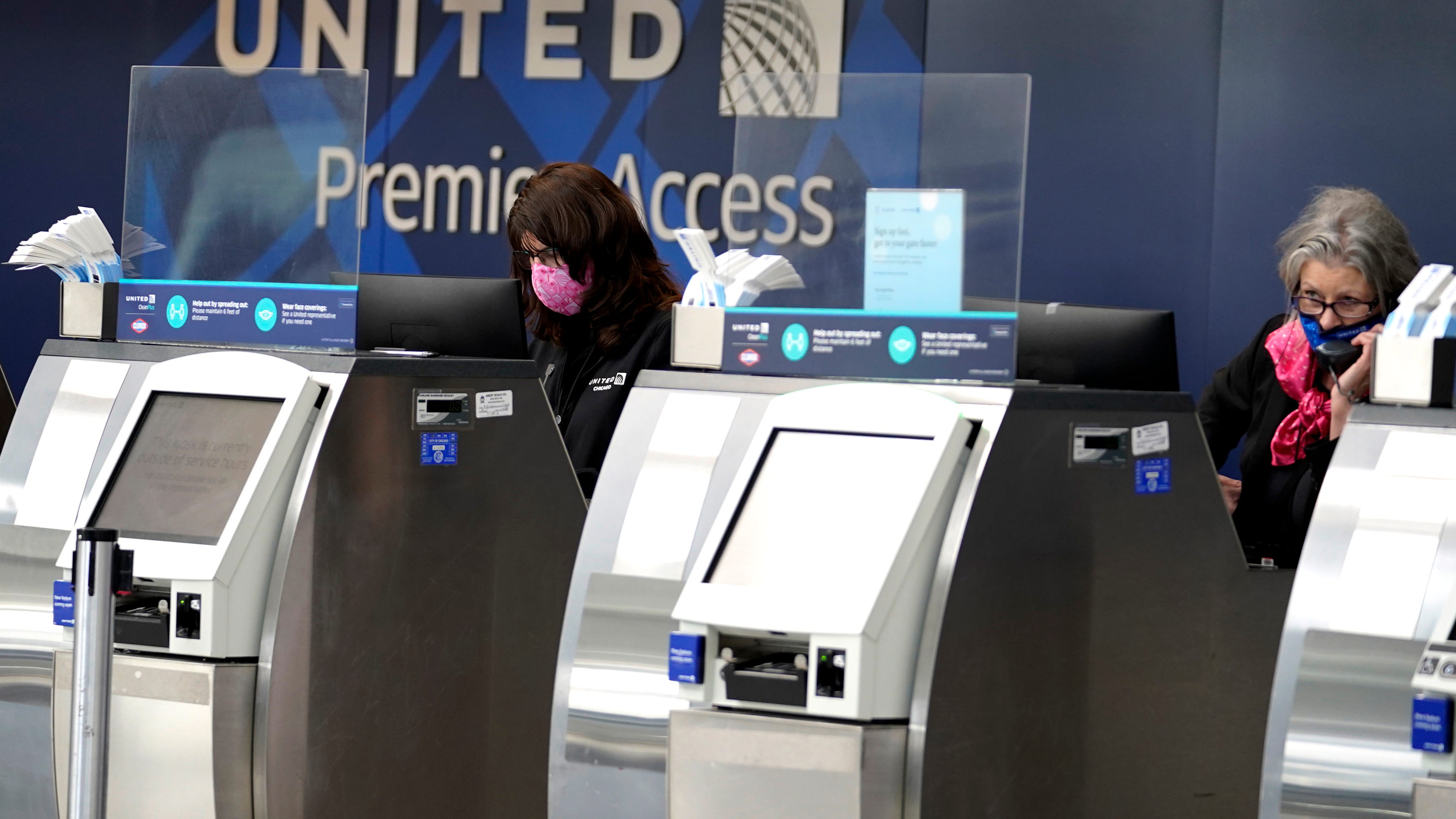 United lays out employee rules as vaccine requirement looms