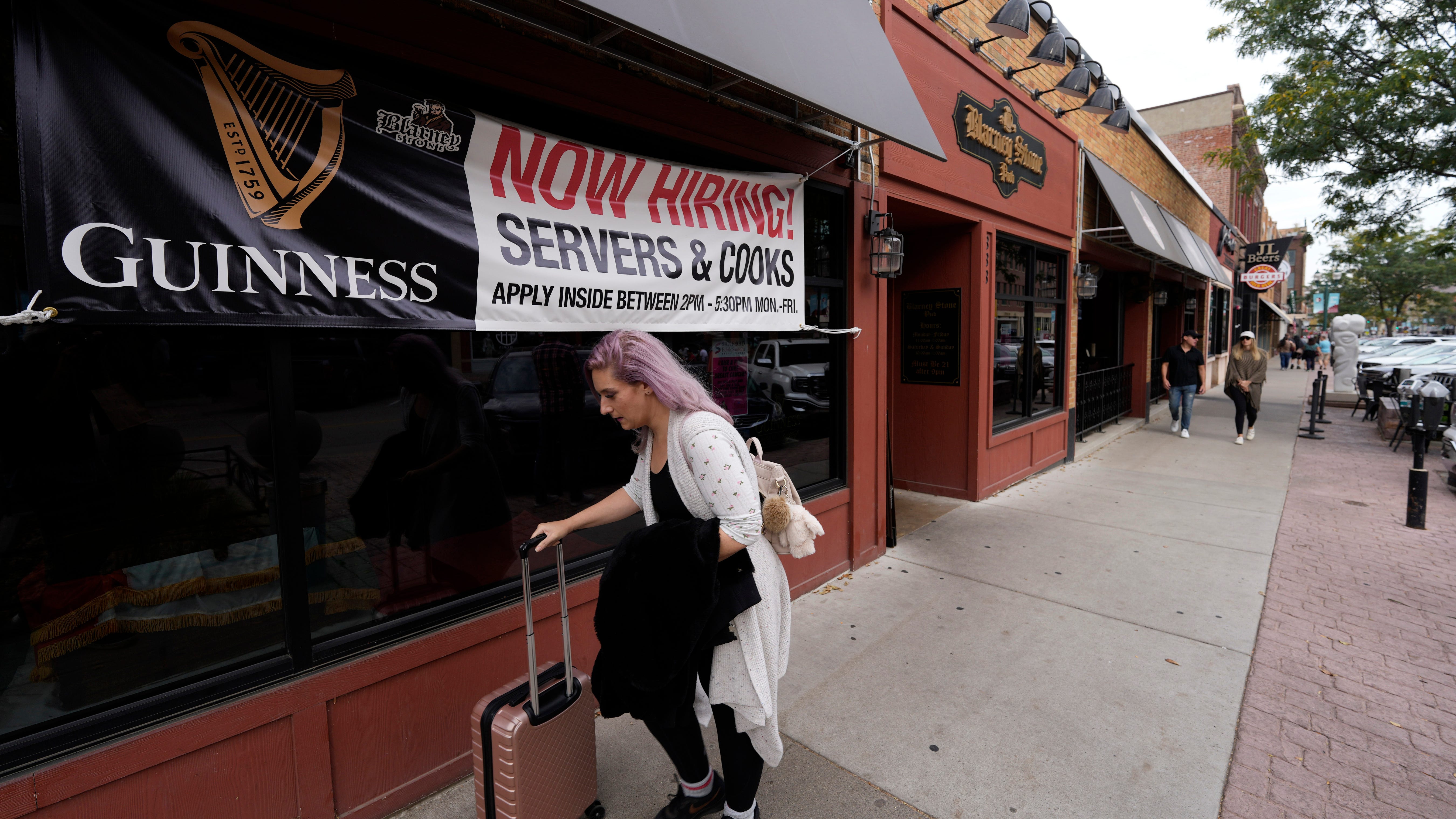 US jobless claims at 52-year low amid seasonal volatility
