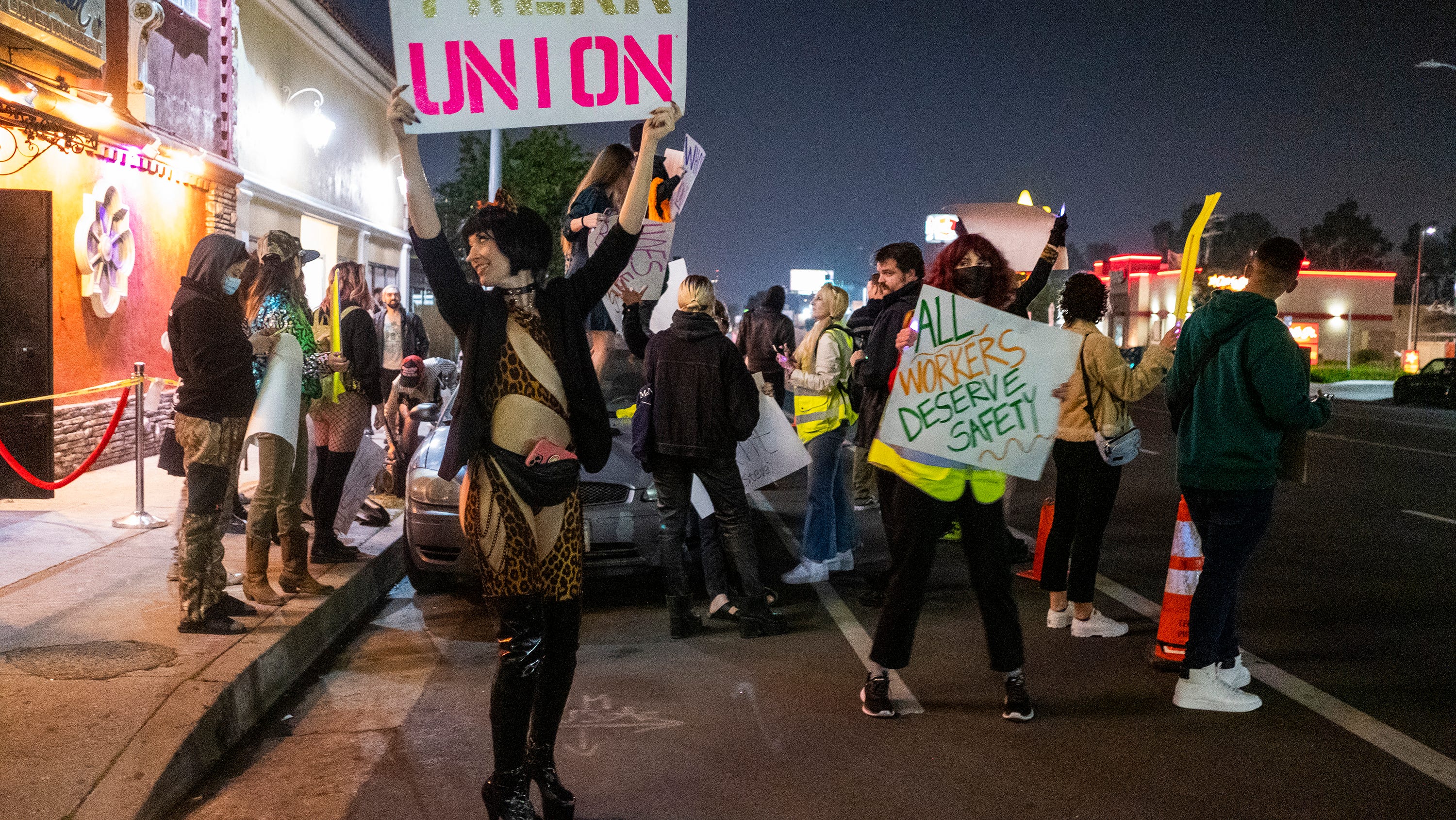 Dancers at Los Angeles bar to become only unionized strippers in US after 15-month battle
