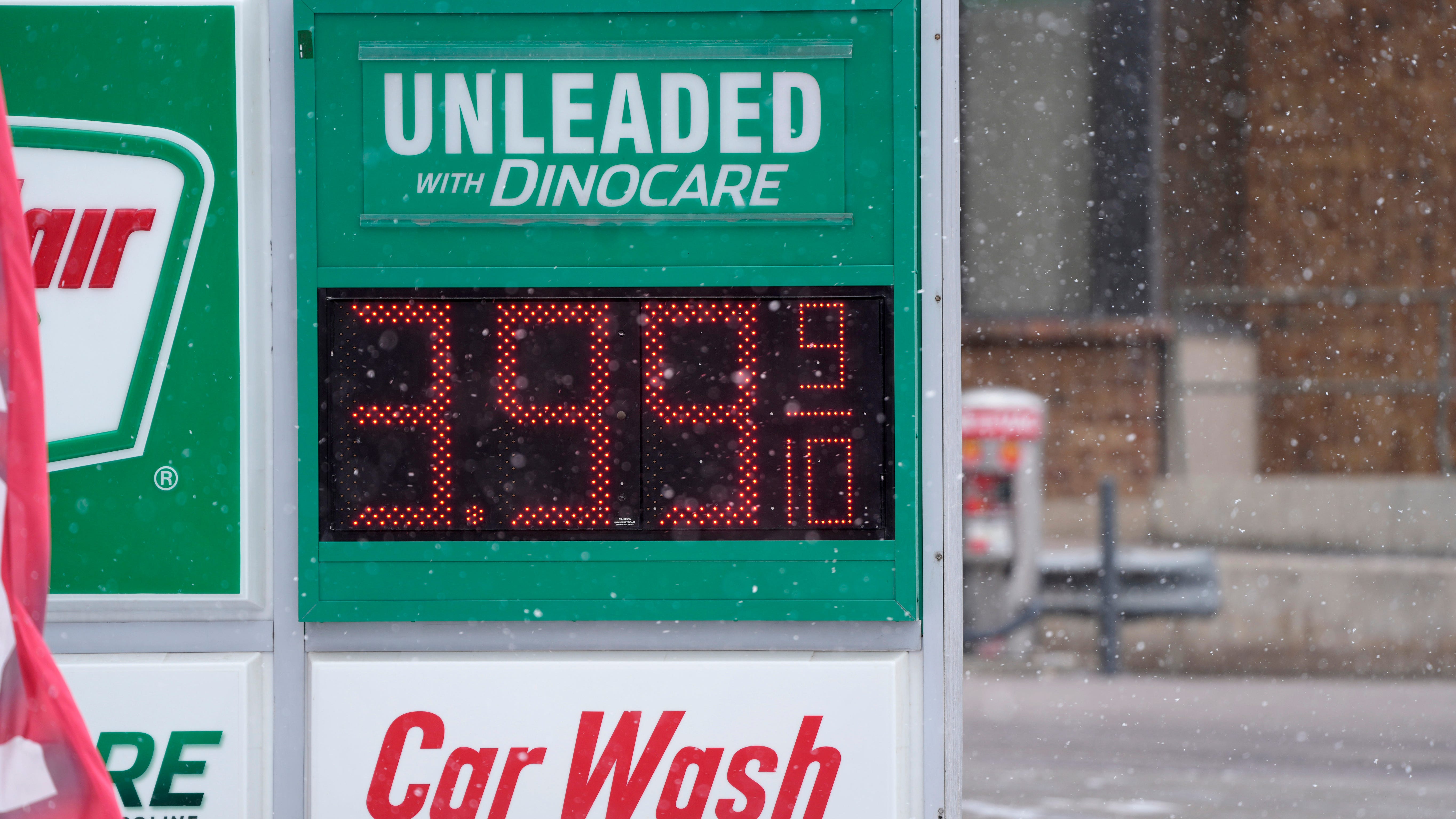 US inflation soared 7.9% in past year, a fresh 40-year high