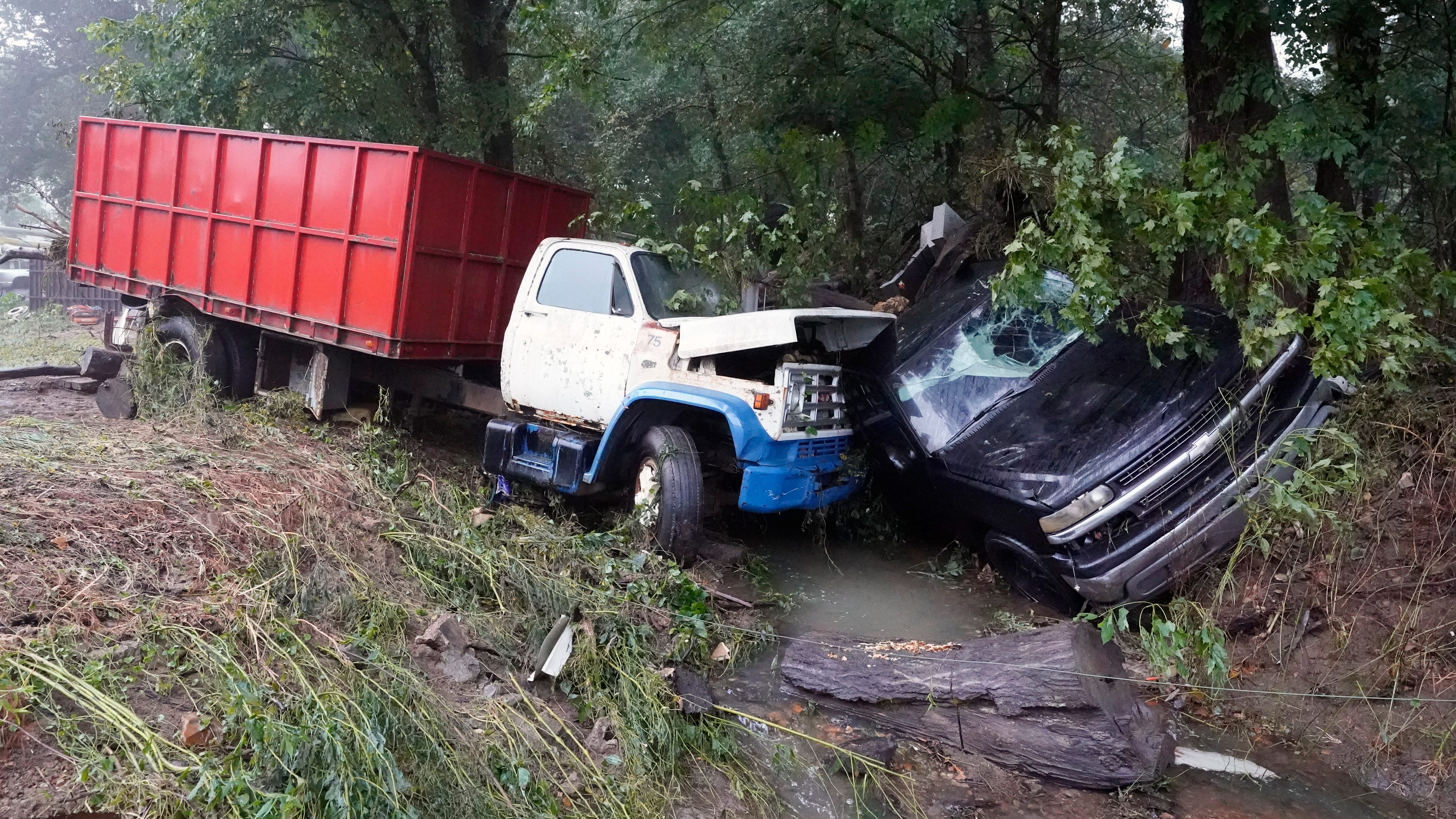 22 dead, many missing after 17 inches of rain in Tennessee