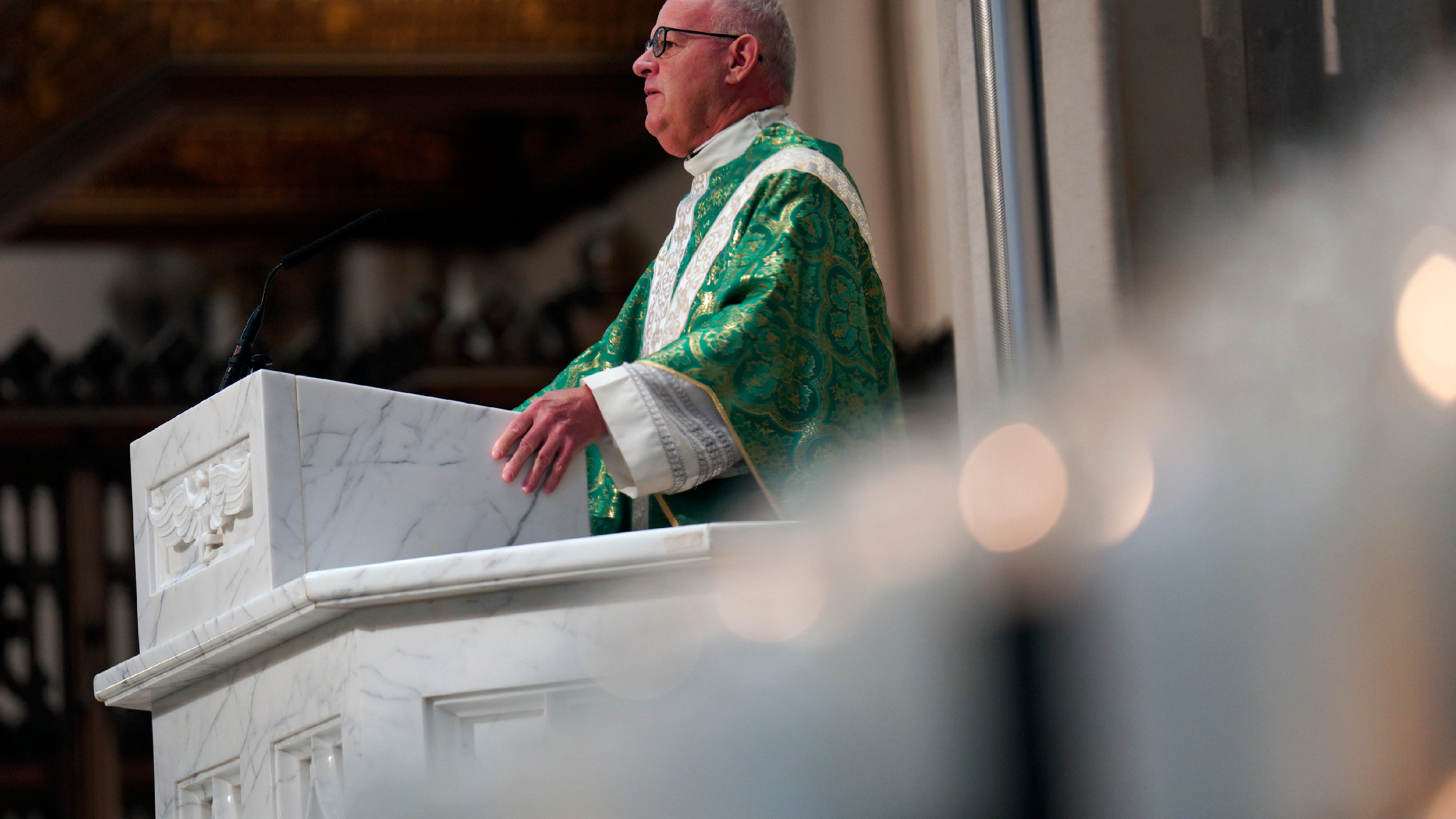 After Roe's demise, clergy lead faithful in praise, laments