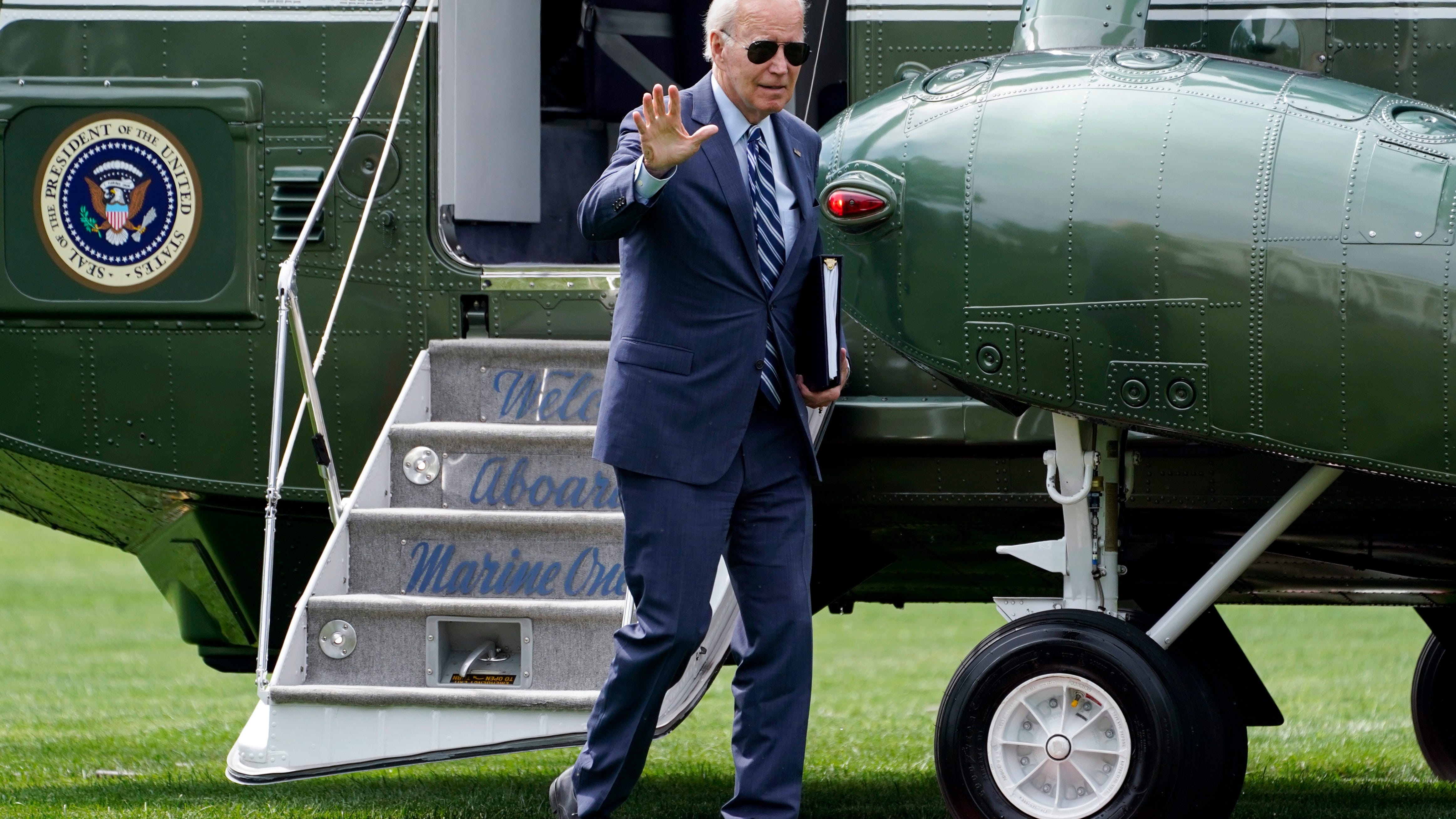 Biden says auto workers need 'good jobs that can support a family' in union talks with carmakers