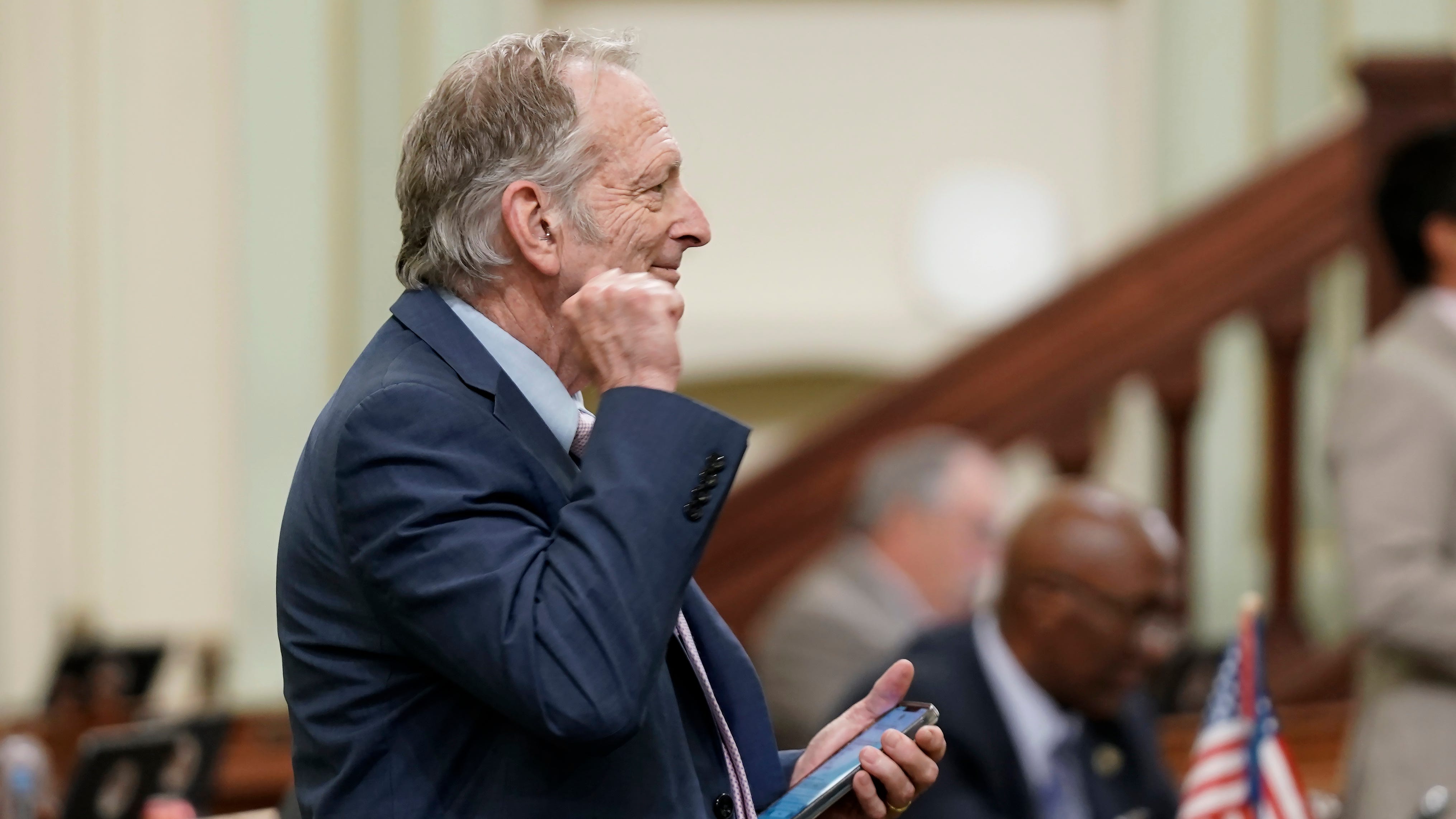 California OKs bill to protect workers who use pot at home