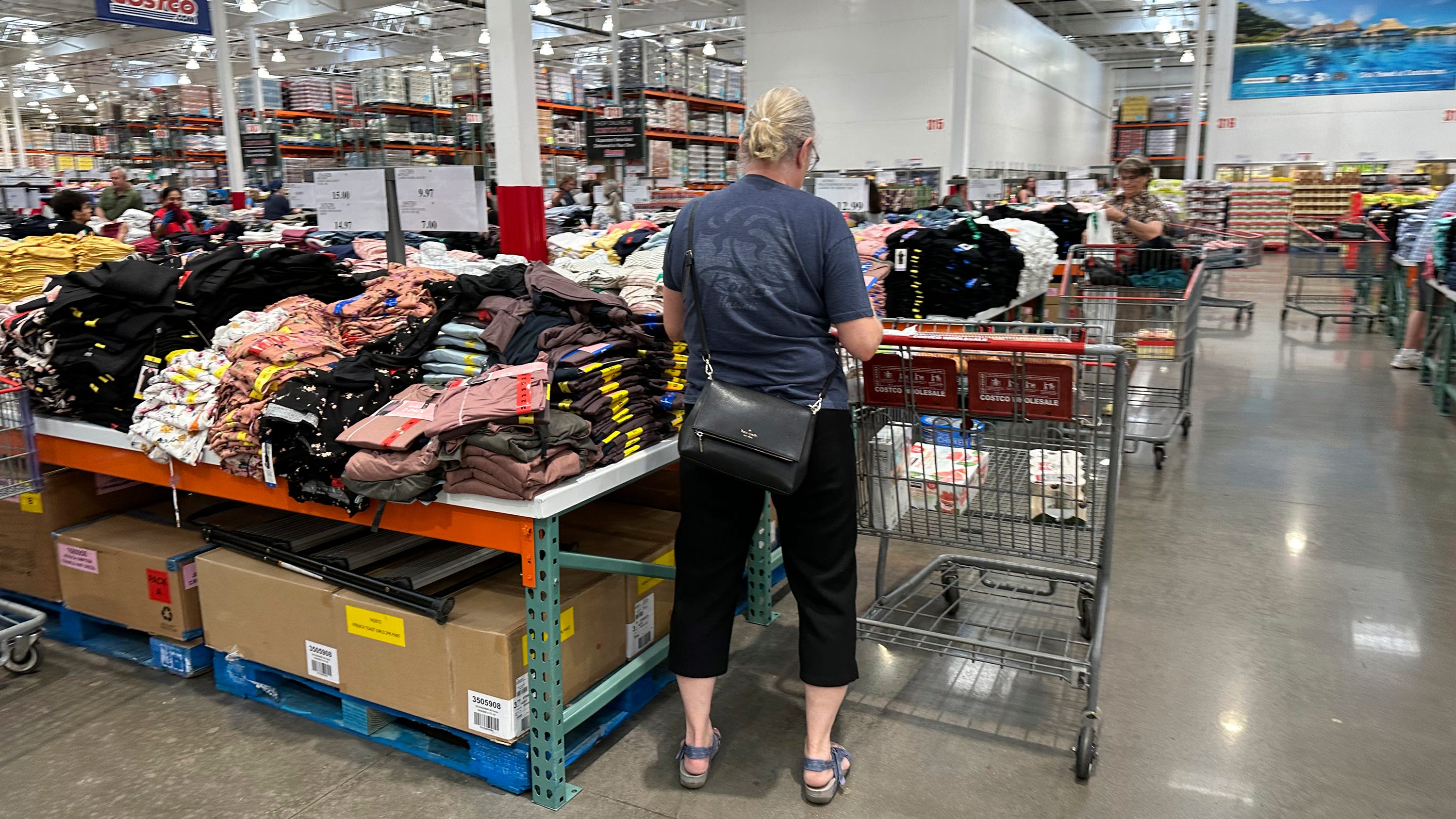 An inflation gauge tracked by the Federal Reserve falls to its lowest point in 2 years