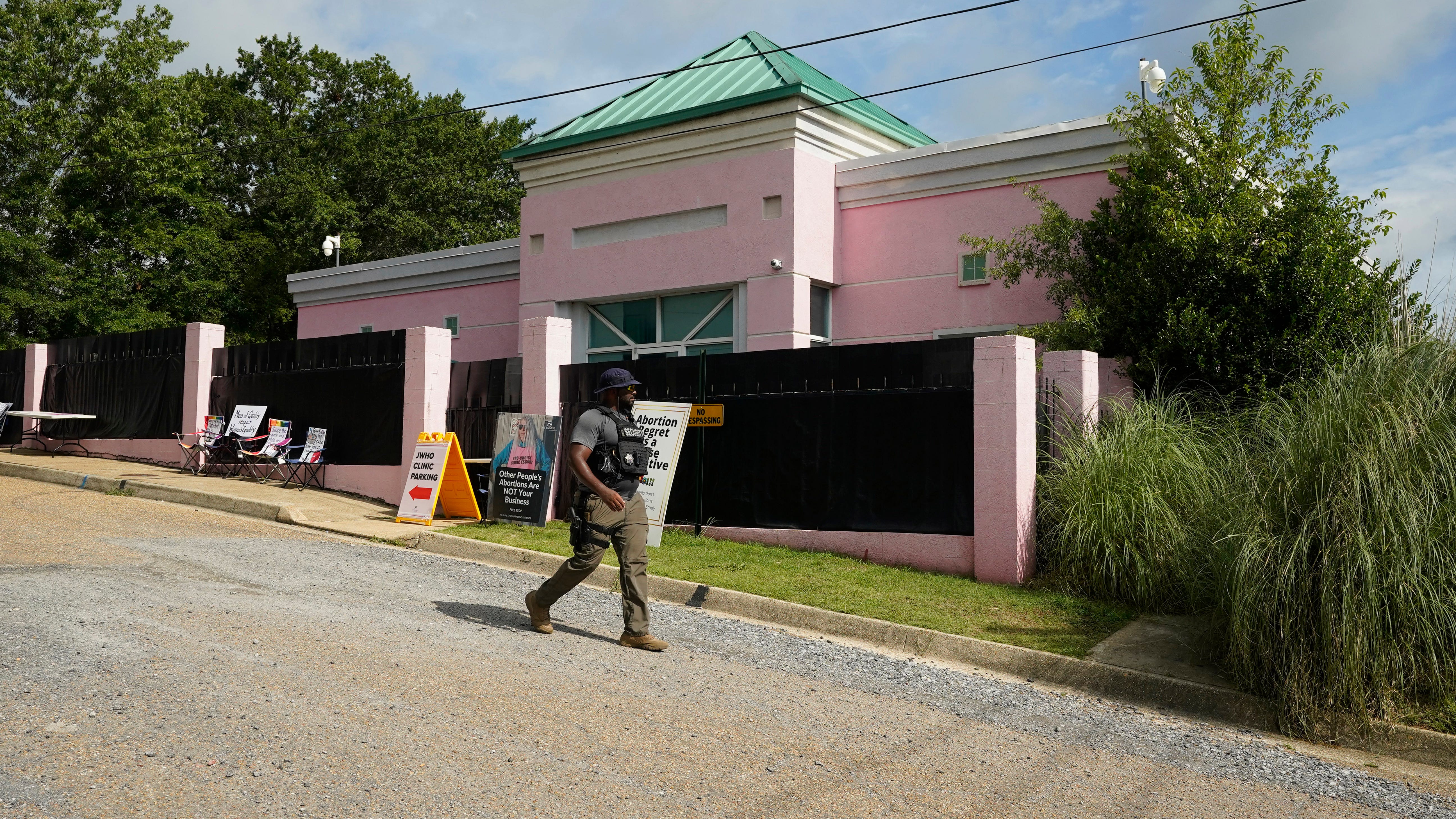 Judge set to hear challenge of Mississippi abortion law
