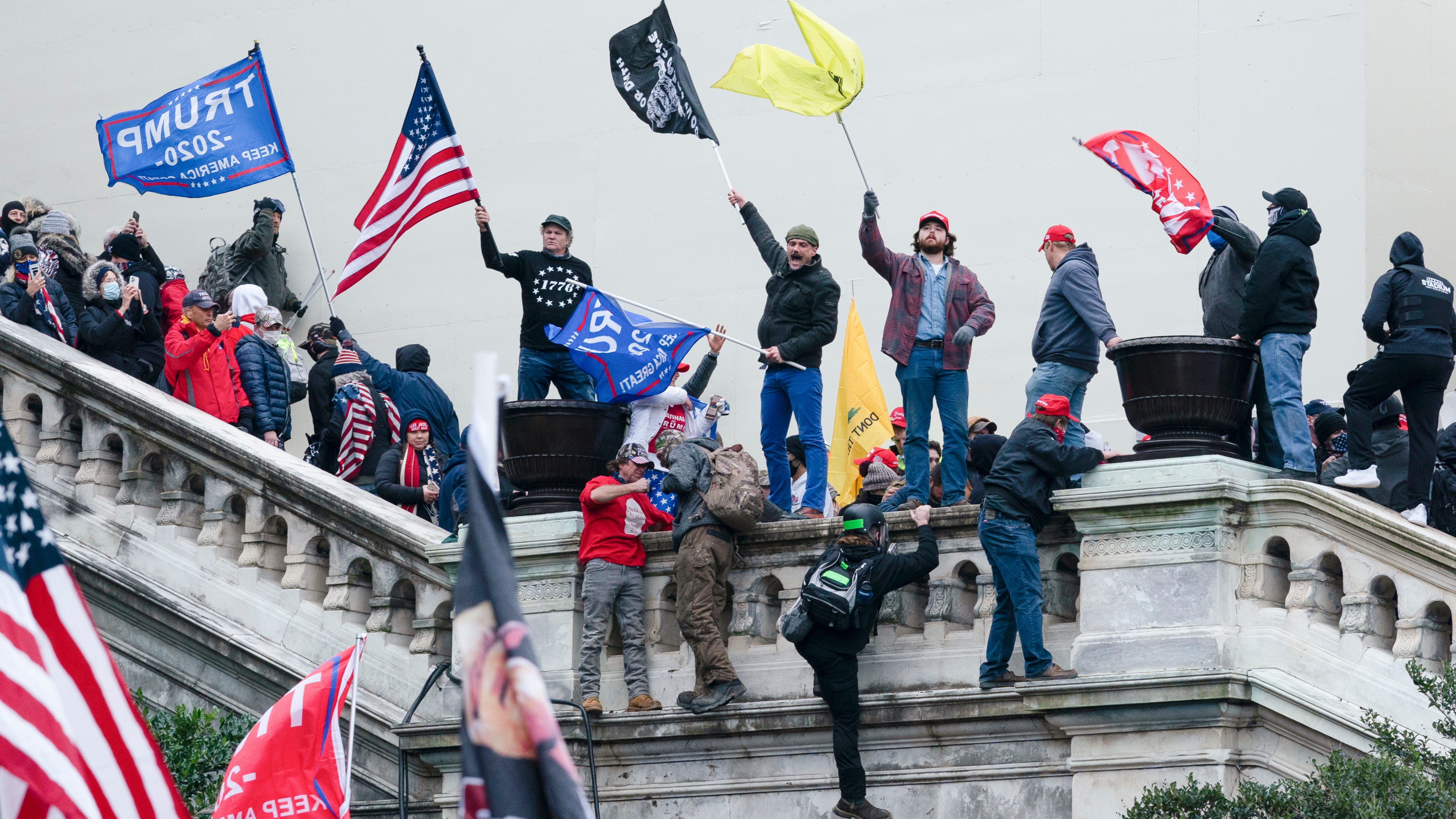 Man gets 4 years for attacking police at Jan. 6 Capitol riot