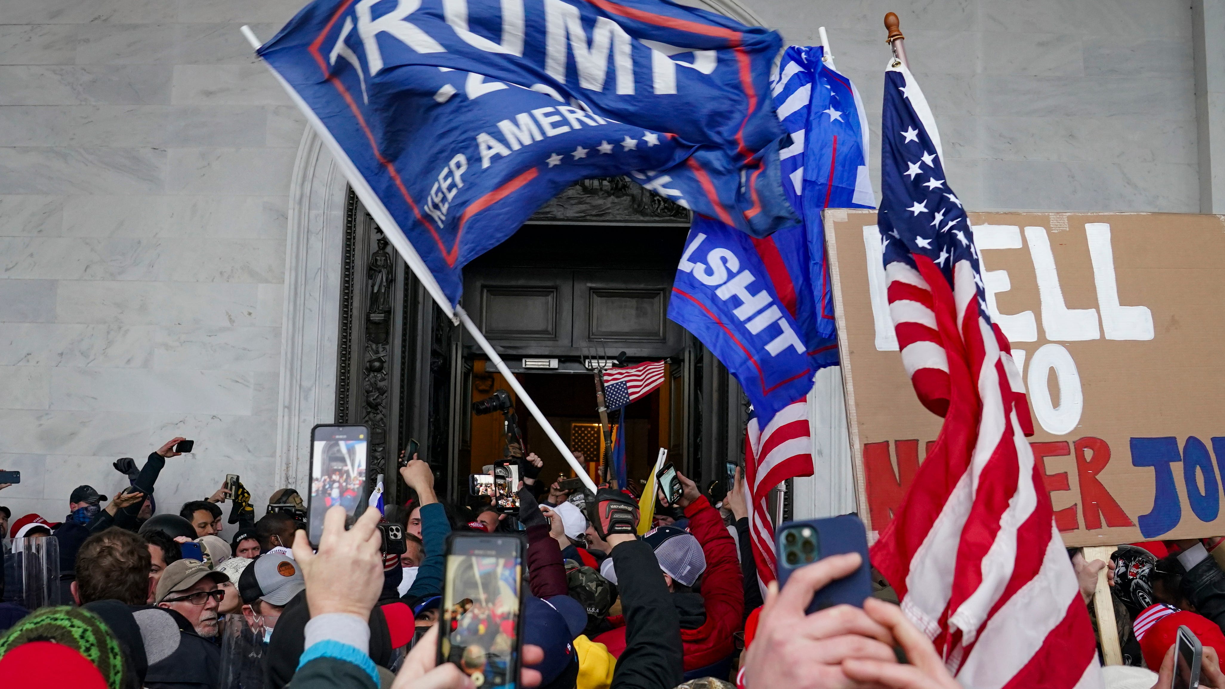 Far-right troll charged in Capitol riots avoids house arrest