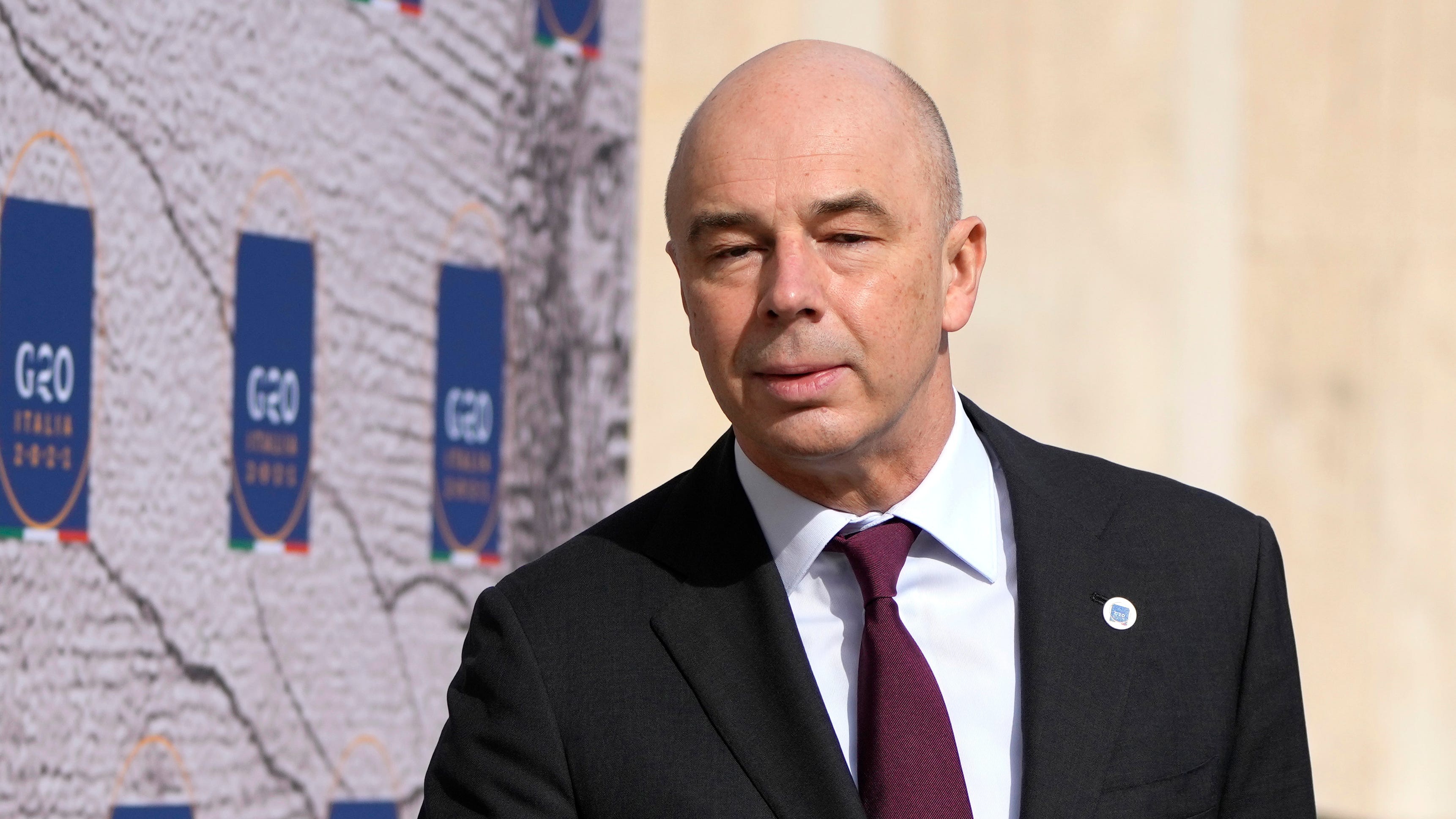 Russia offers foreign debt payment system similar to gas one