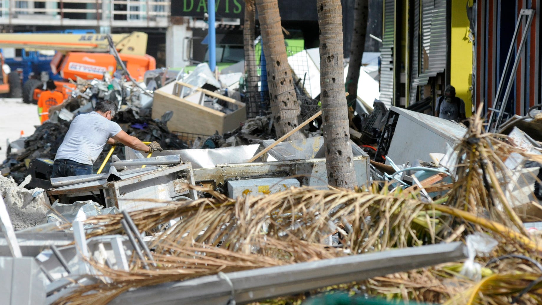 Search for victims done, Florida coast aims for Ian recovery