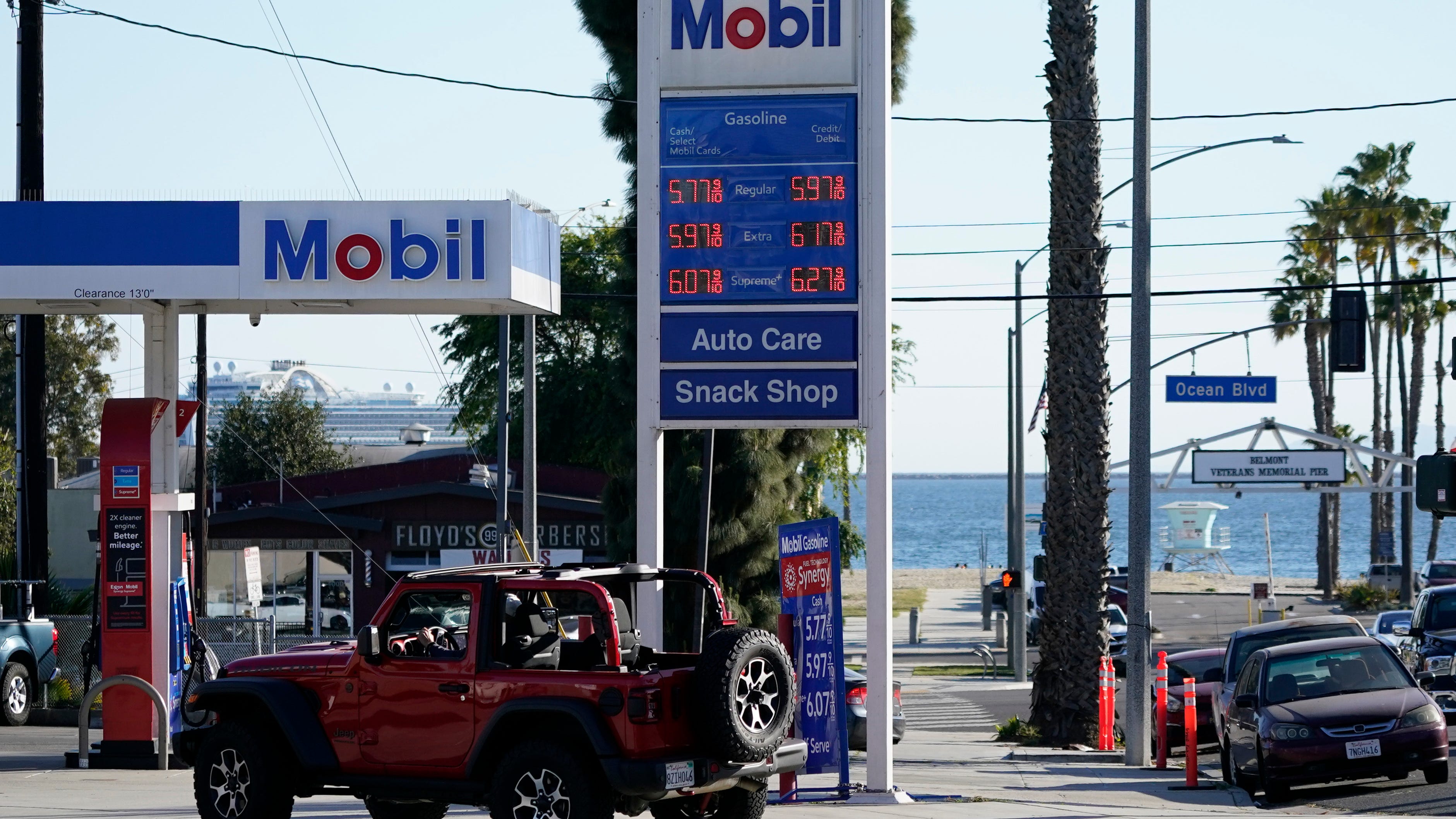 A key inflation gauge sets 40-year high as gas and food soar