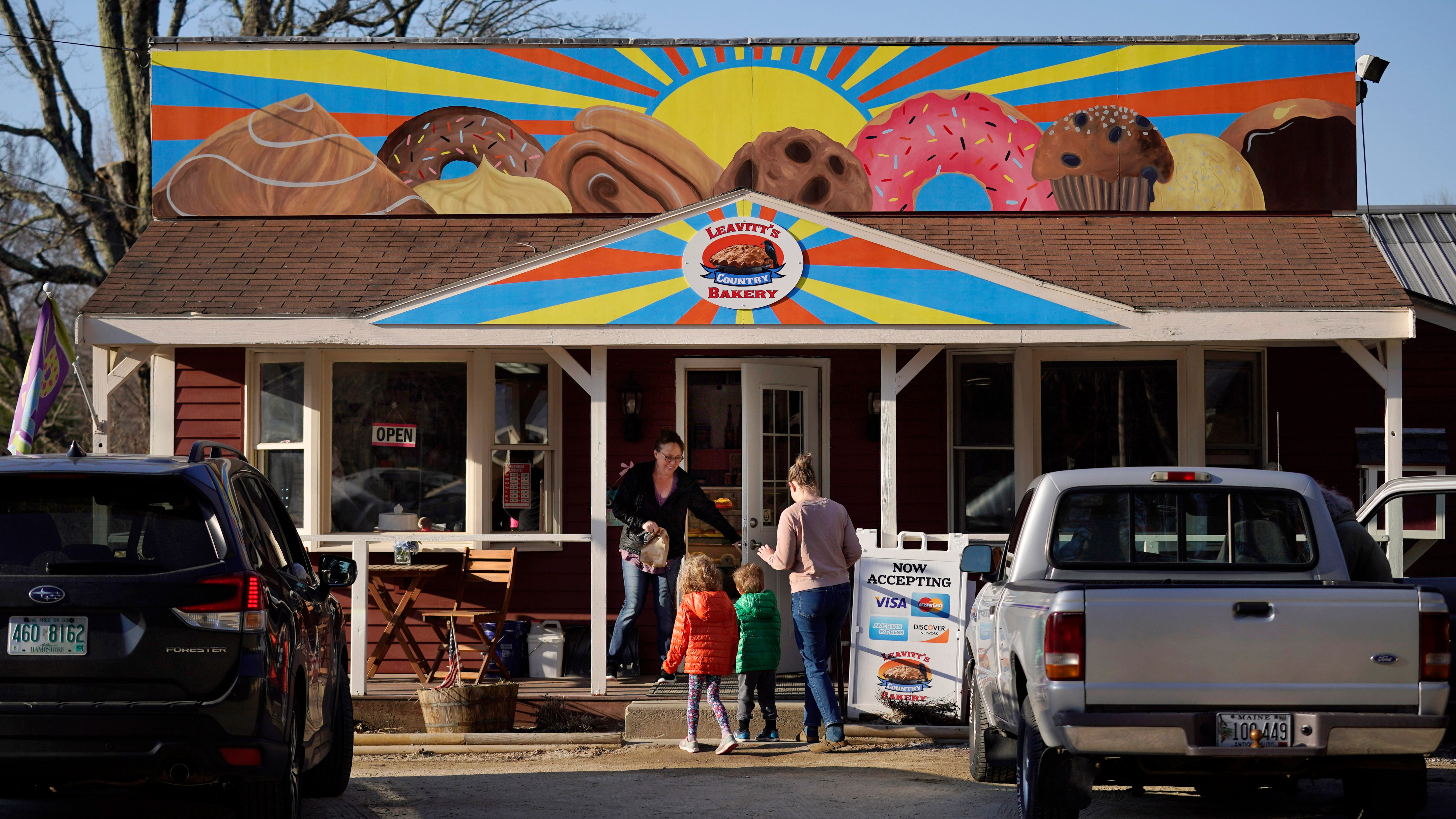 Donut painting sparks free speech debate for bakery, town