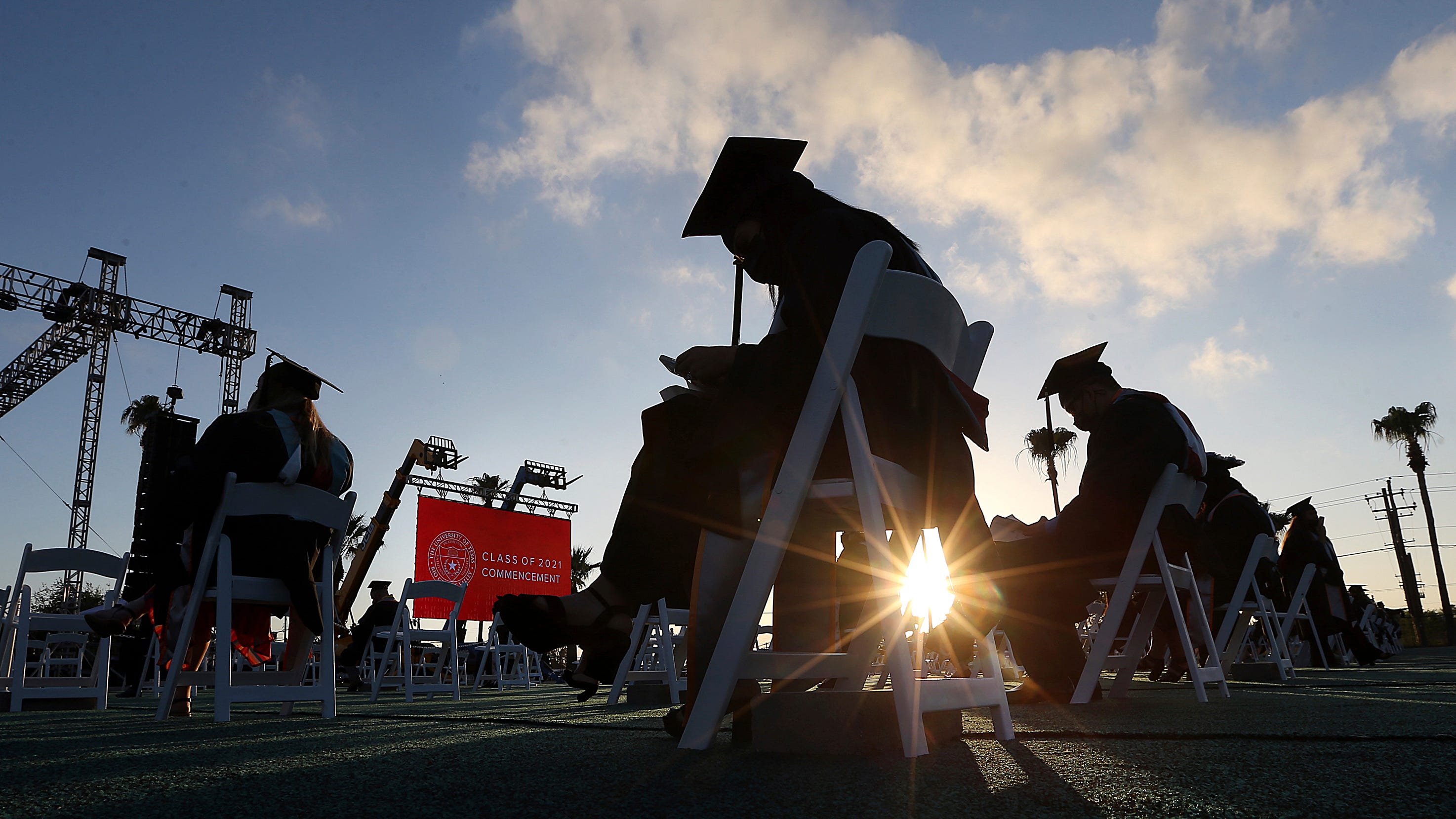 Auto, student loans fuel April rise in US consumer borrowing