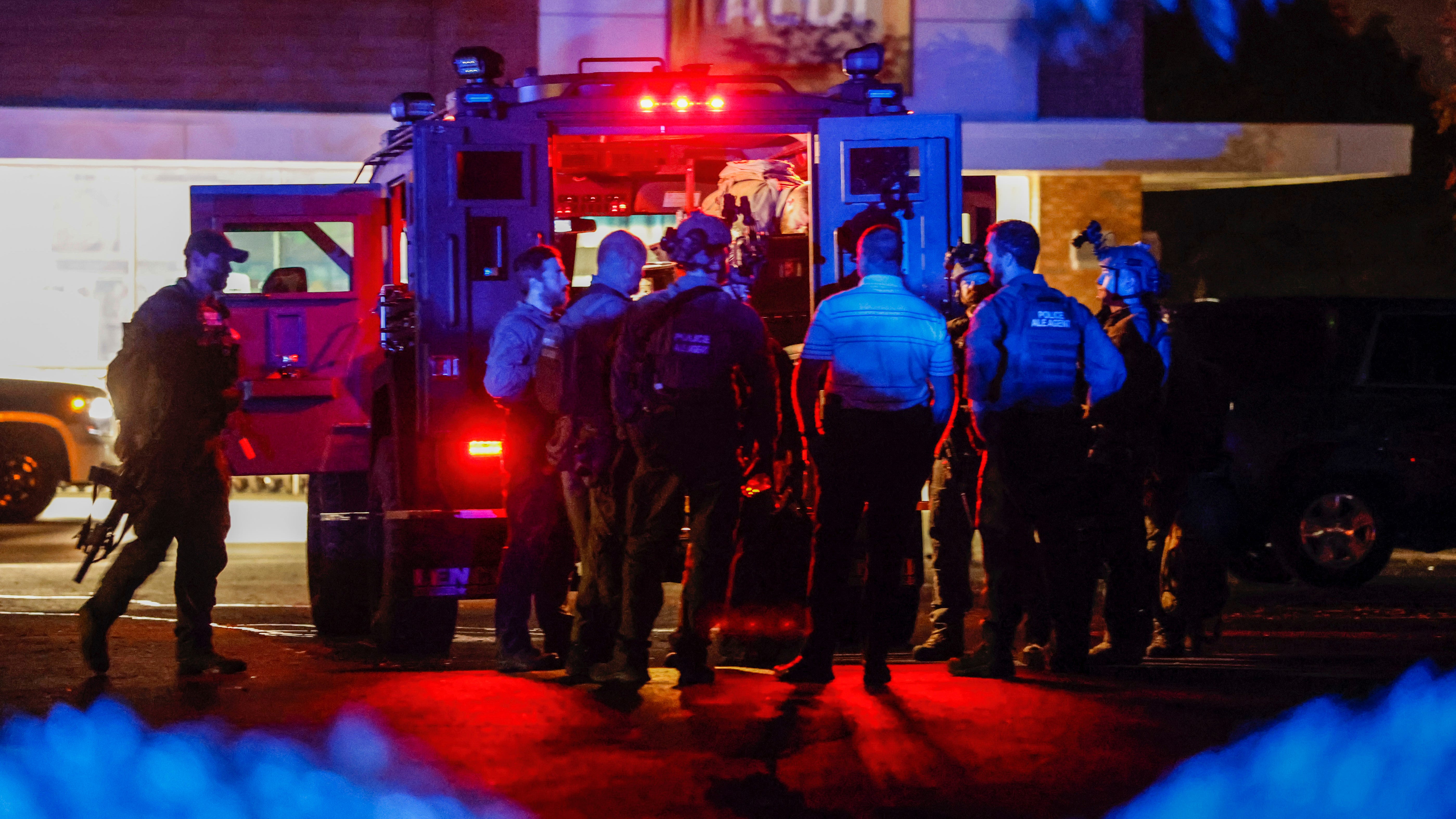 Police: 5 killed, including officer, in N. Carolina shooting