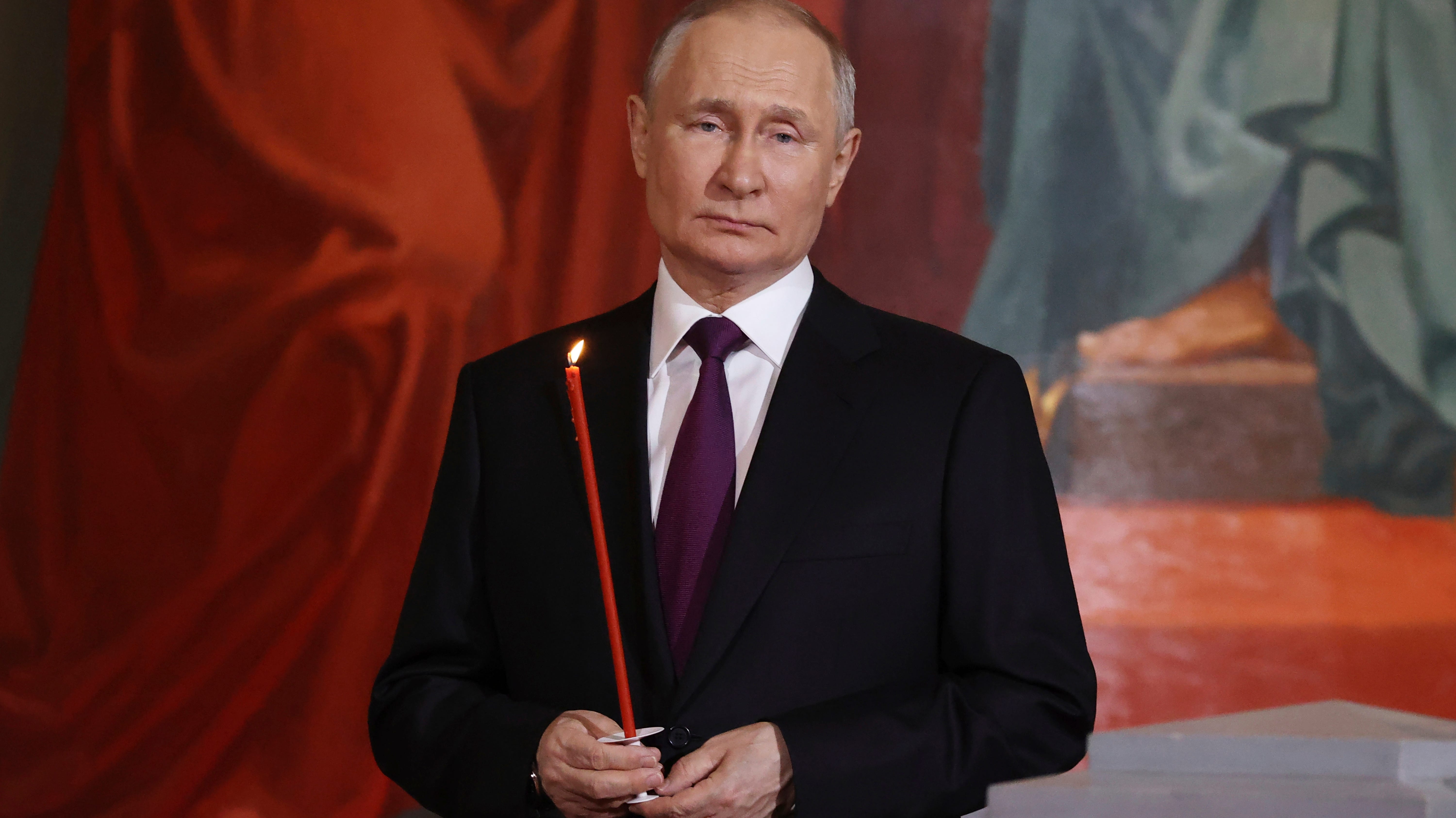 Putin meets with China's defense minister in Moscow