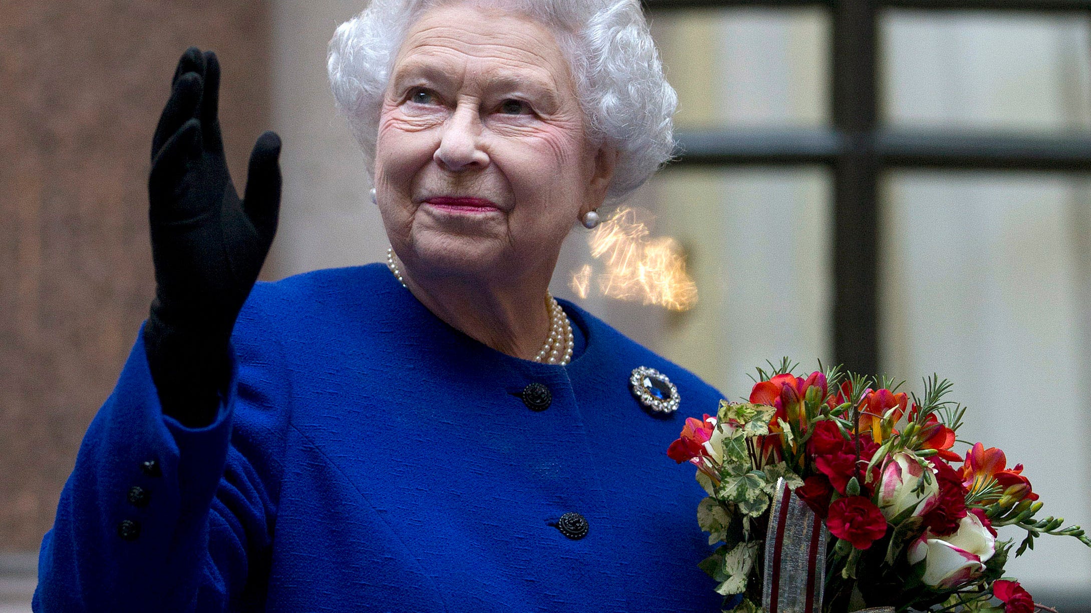 Queen Elizabeth II dead at 96 after 70 years on the throne