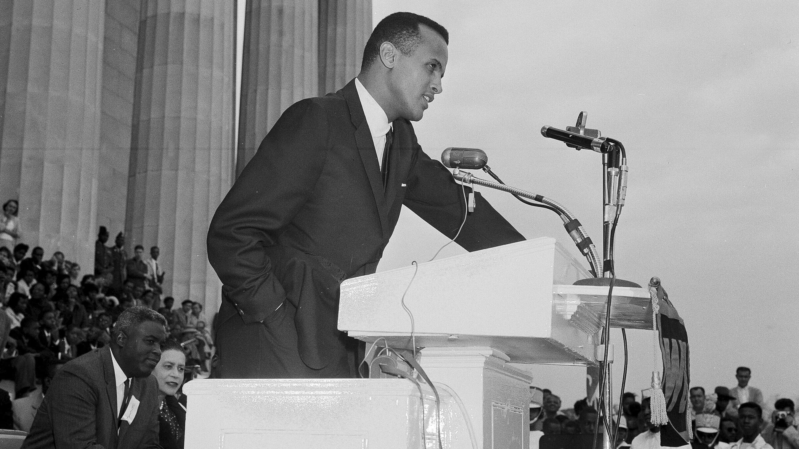Harry Belafonte mourned by entertainment world, Biden, Obama