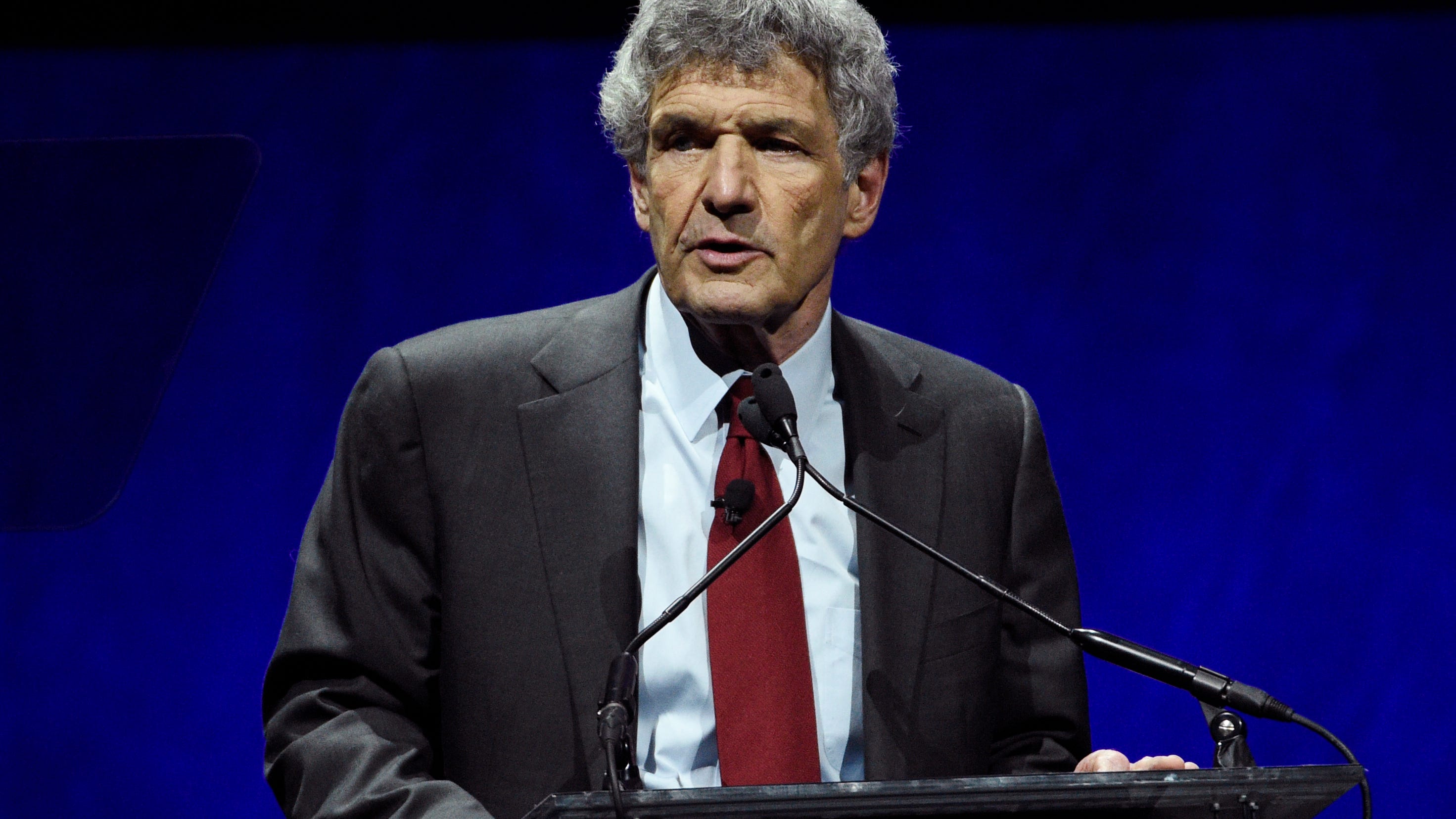 Alan Horn, longtime film executive, to retire from Disney