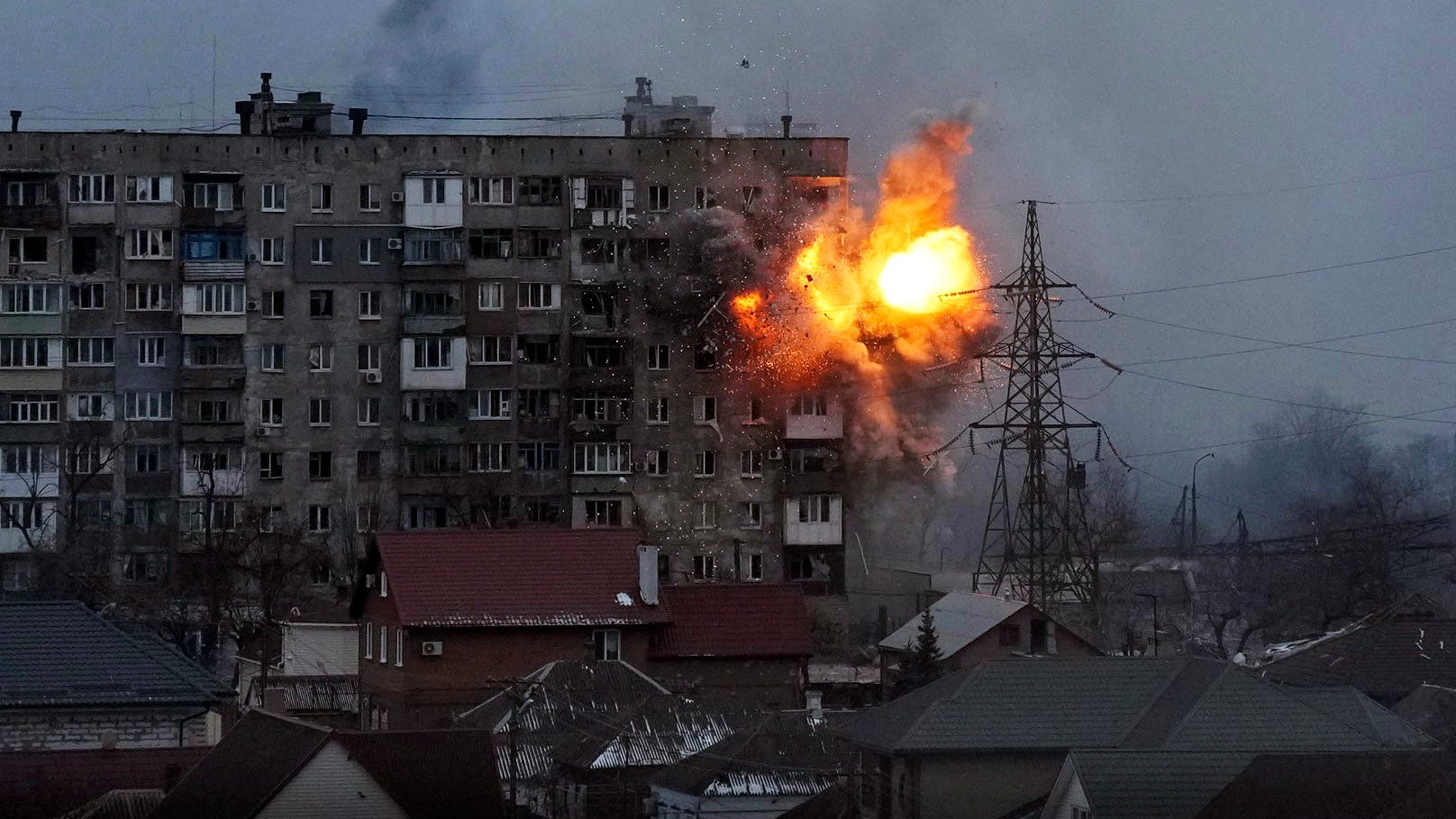 Russian offensive widens as US imposes new trade sanctions