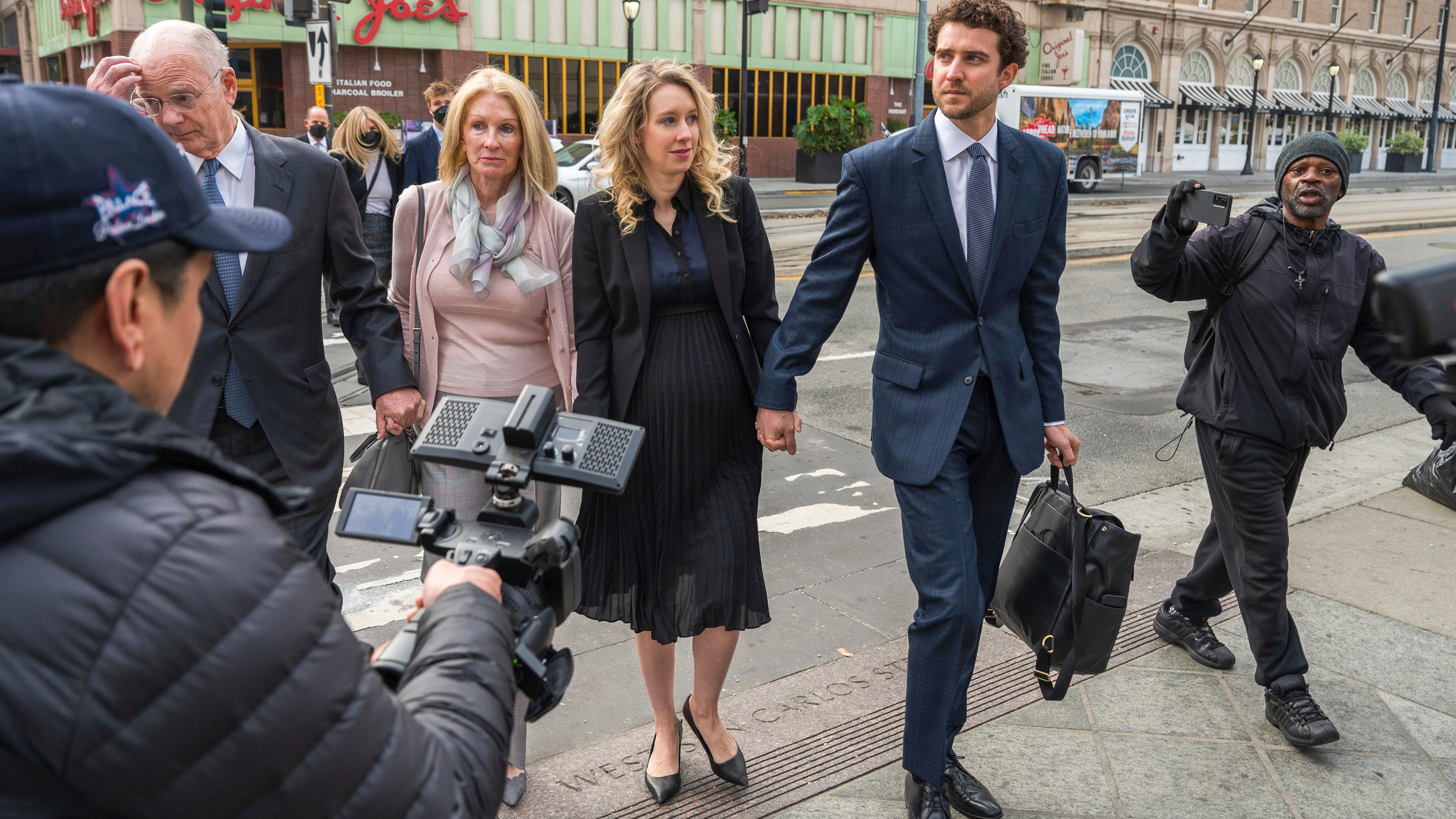 Elizabeth Holmes has 2nd child as prison sentence looms