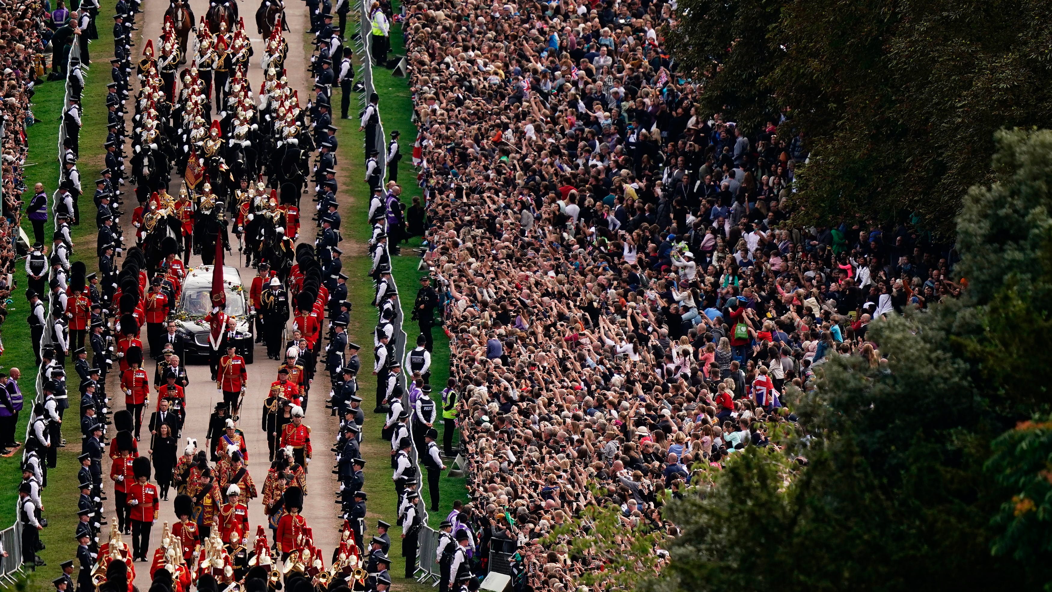 Queen Elizabeth II mourned by Britain and world at funeral